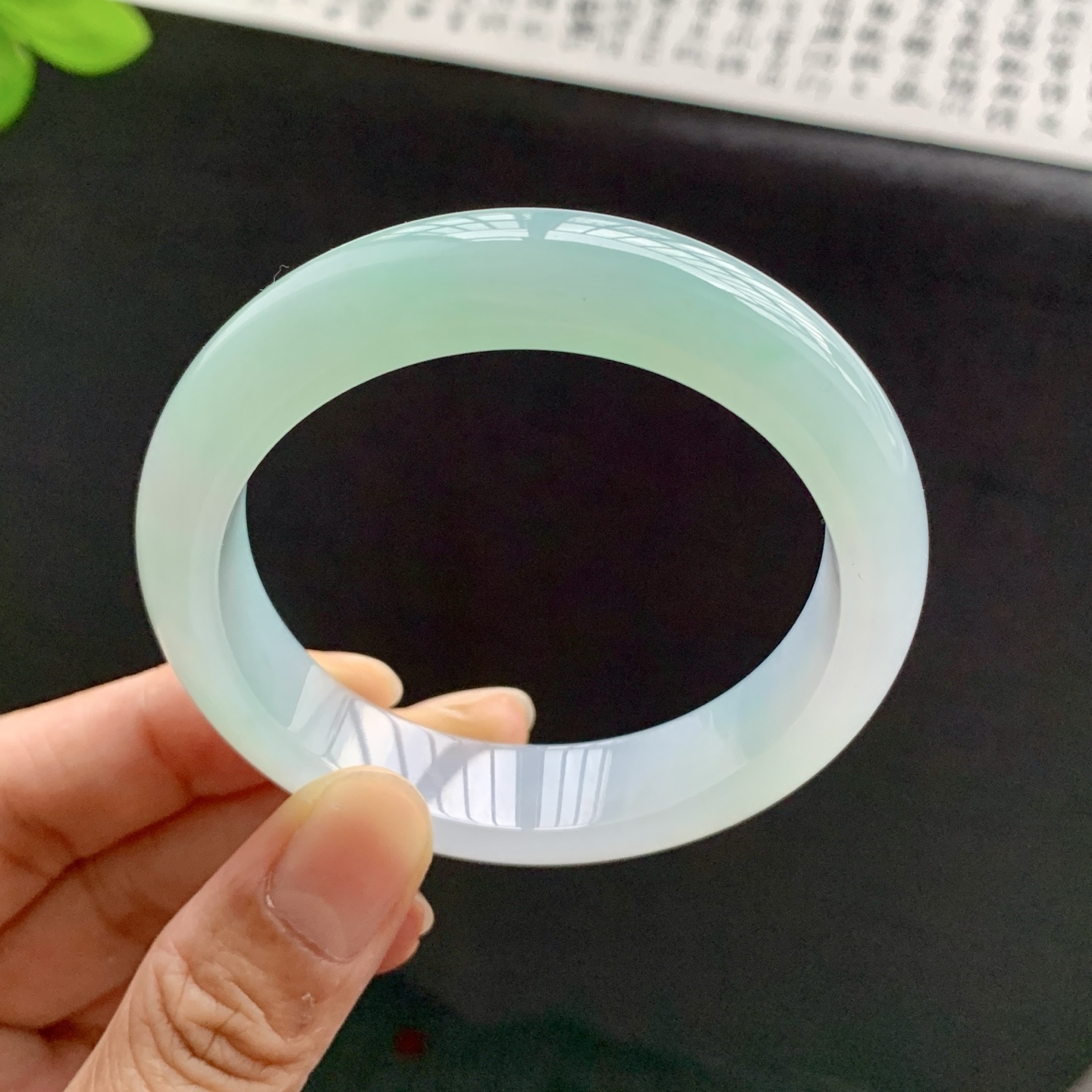 0822DK 54正圈甜绿翡翠手镯 54-13-8.5