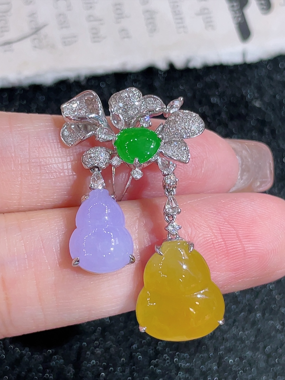 双色葫芦设计款吊坠,18k金镶嵌 种水 全景天窗 重金镶嵌 厚装饱满 紫气东来 天然黄翡 福禄双全 