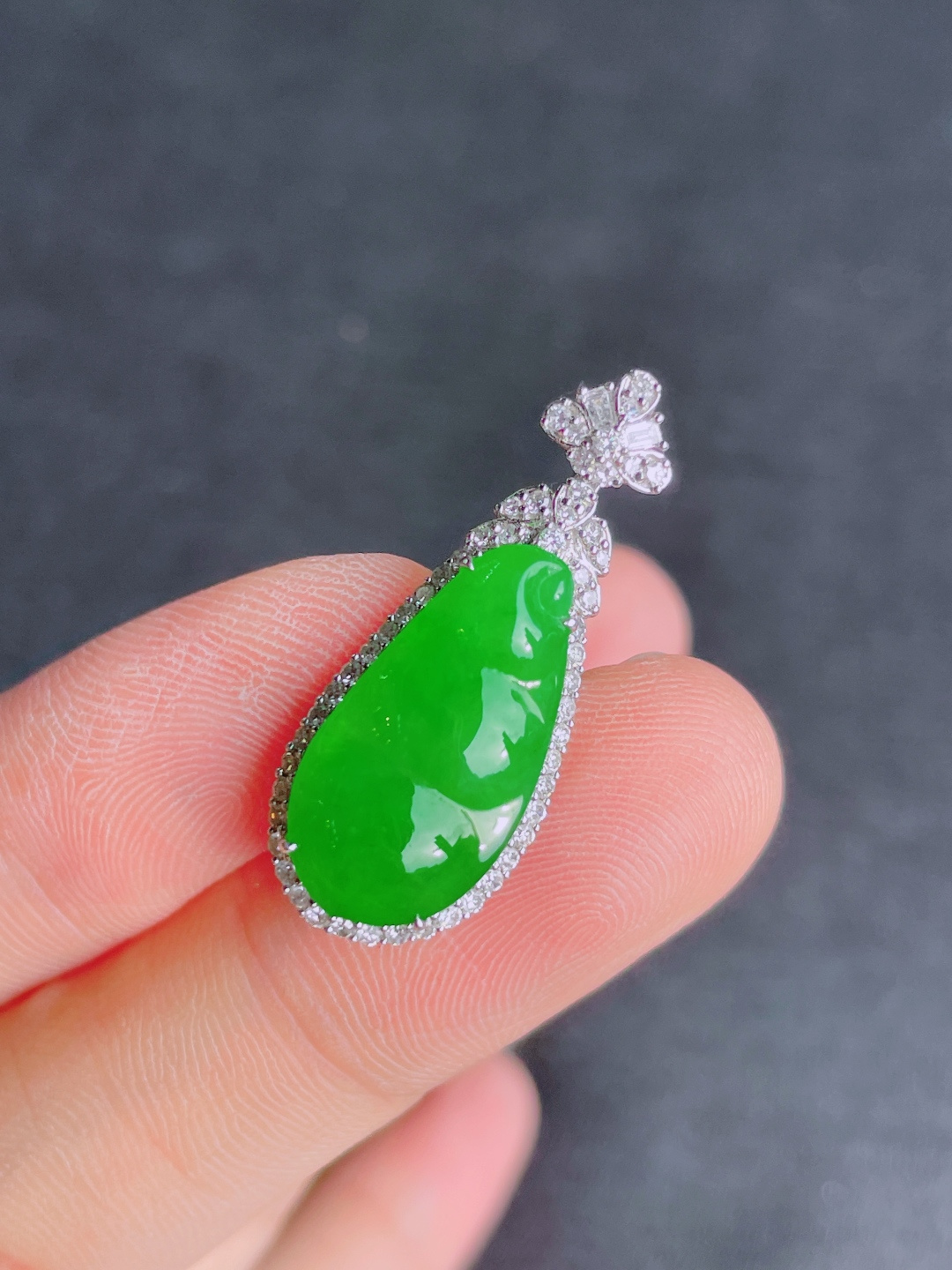 ️绿福豆吊坠，晶莹剔透，新颖时尚，无裂，9-10-2
