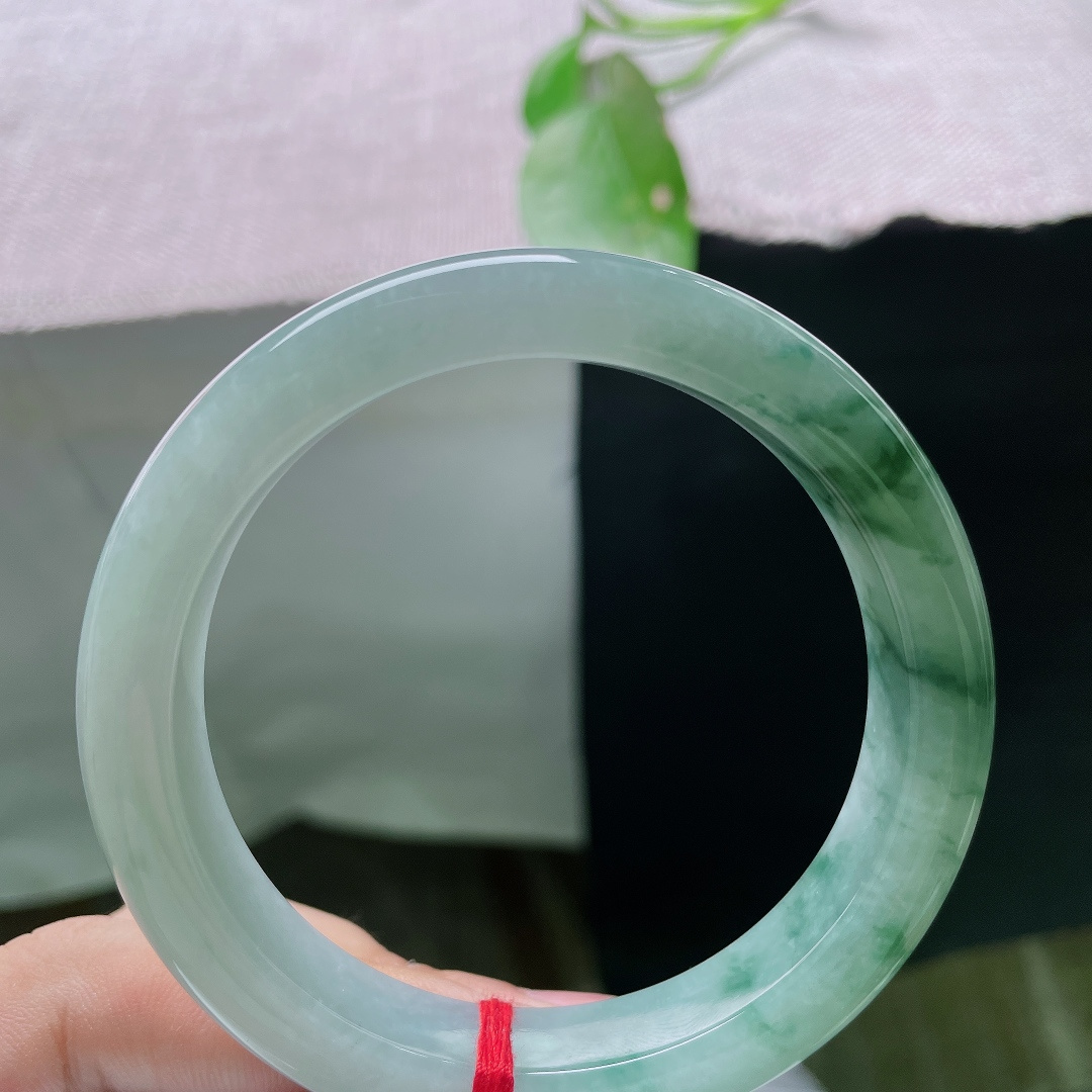 58.3/12.2/9.2，飘花正圈，天然形成的飘花没有复刻款，每一缕花色都是独一份的自然美感。无裂，ss56298a