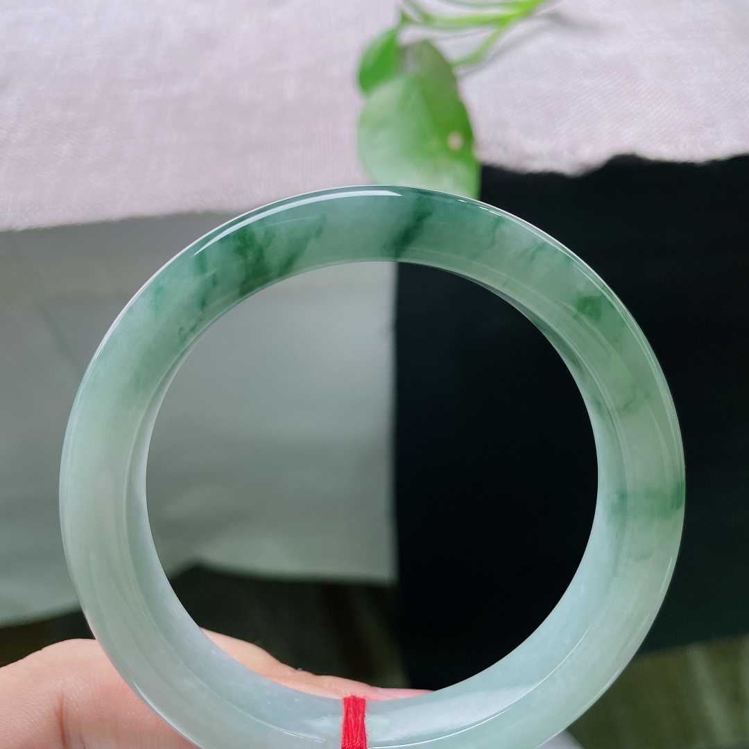 58.3/12.2/9.2，飘花正圈，天然形成的飘花没有复刻款，每一缕花色都是独一份的自然美感。无裂，ss56298a