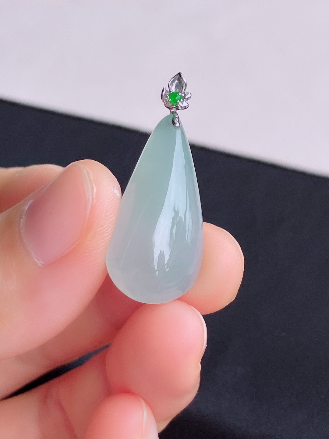 底色水滴吊坠，简约时尚，尺寸32.5/26.5/44/6.5/自然光实拍