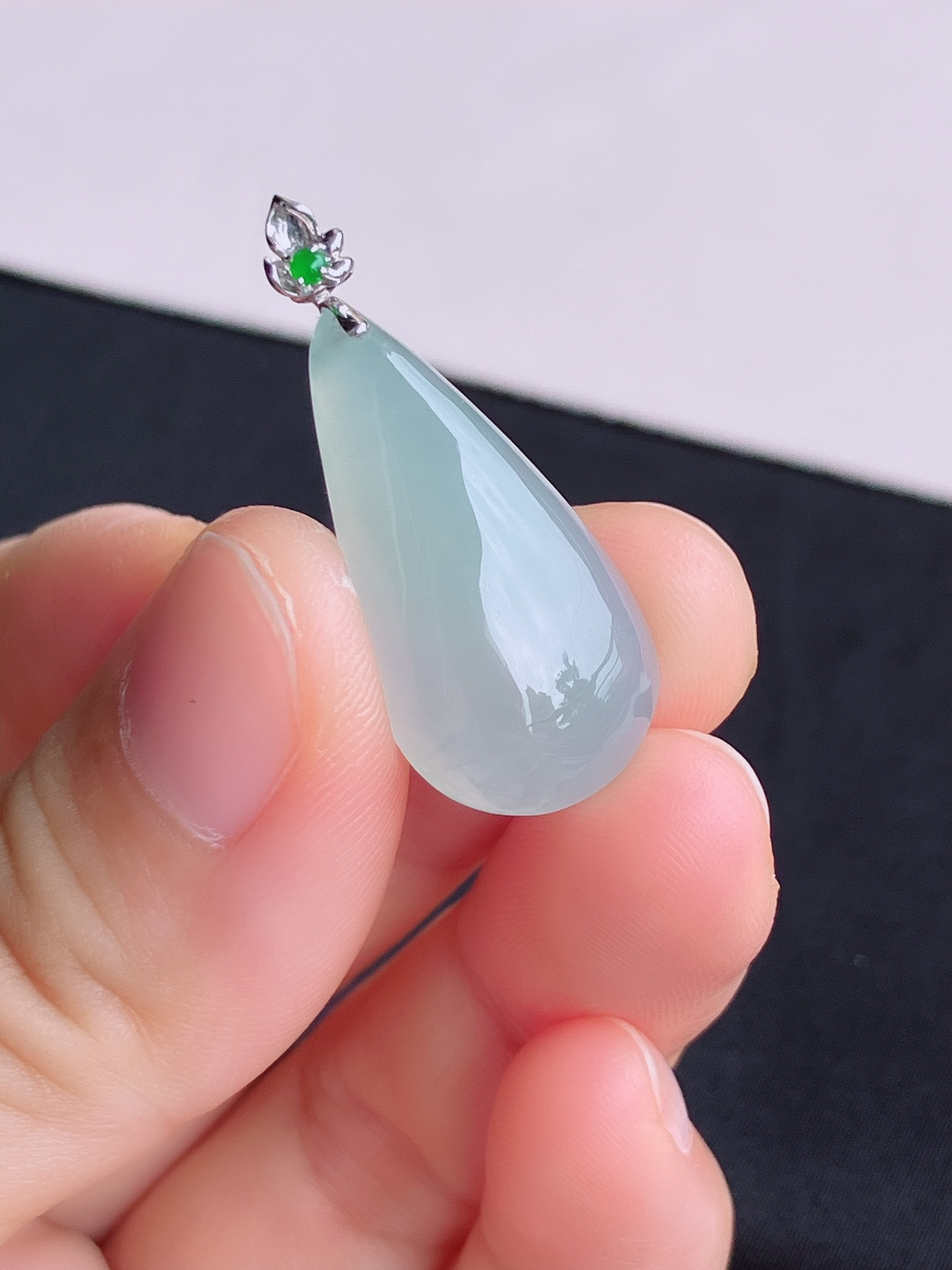 底色水滴吊坠，简约时尚，尺寸32.5/26.5/44/6.5/自然光实拍