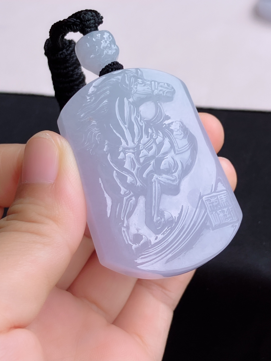 冰紫生肖马牌，晶莹剔透，尺寸53.6/38/10.5/自然光实拍