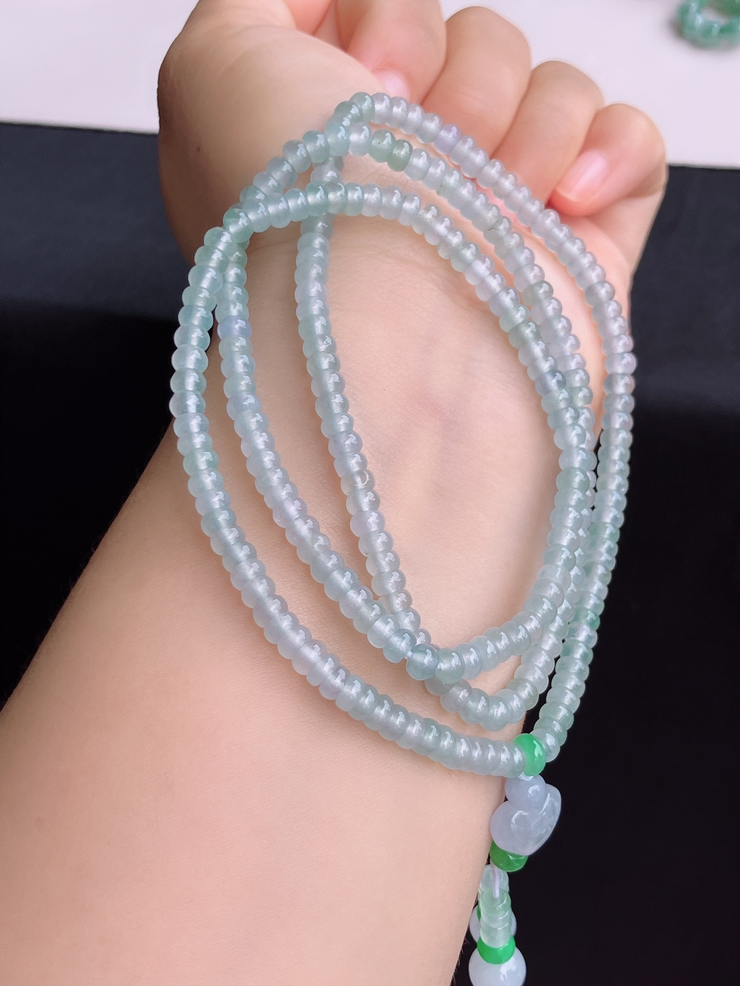 冰透珠链，晶莹剔透，尺寸4.6/3圈半，自然光实拍