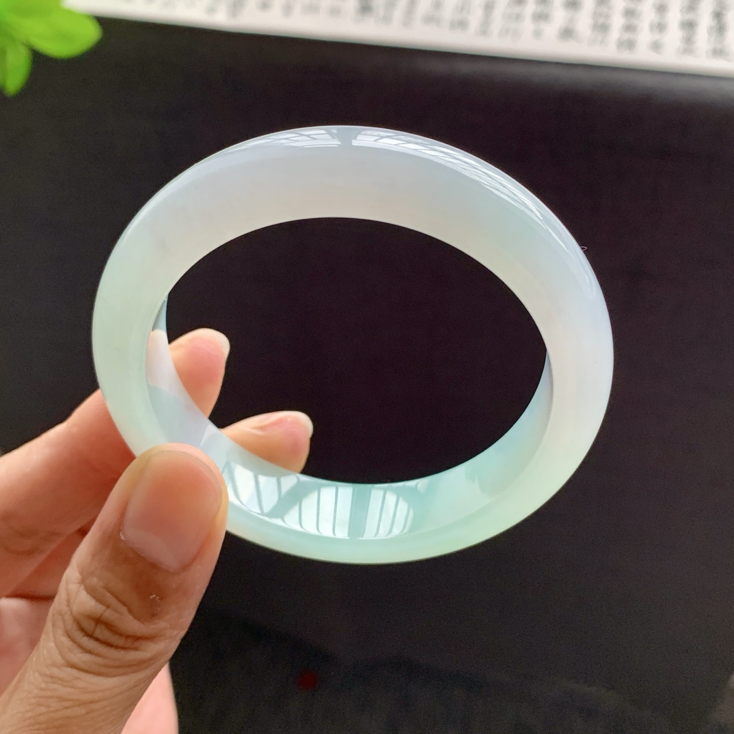 0822DK 54正圈甜绿翡翠手镯 54-13-8.5