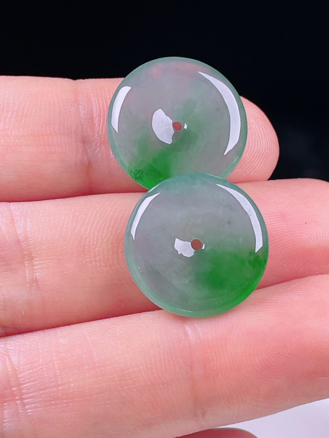 ️飘绿平安扣，老种起光，细底通透，尺寸：17.88/3.5mm0719
