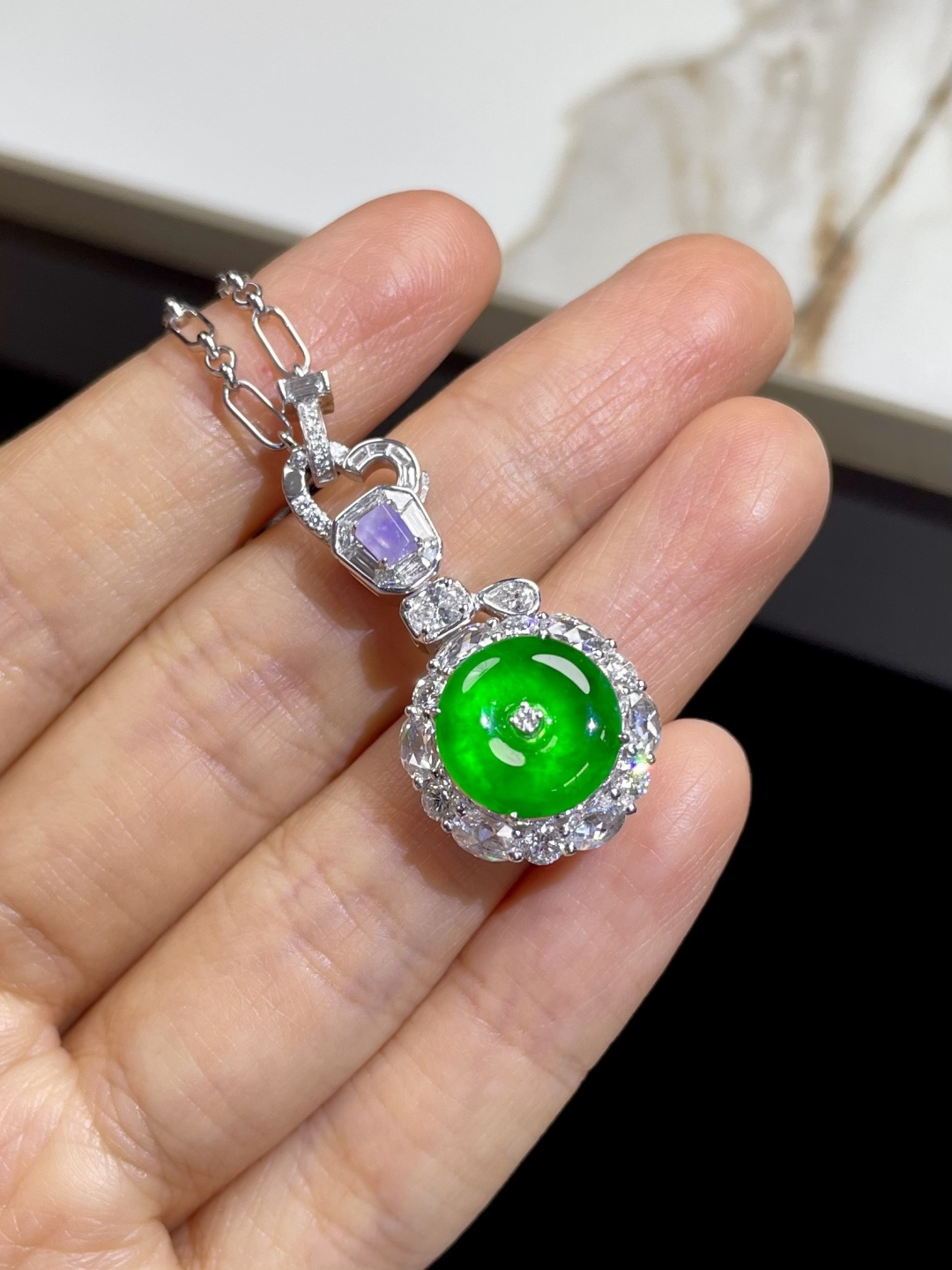 ️新品 | 玻璃种帝王绿平安扣吊坠裸石：10.5*10.5*3.5mm整体：25.5*15*9.5mm