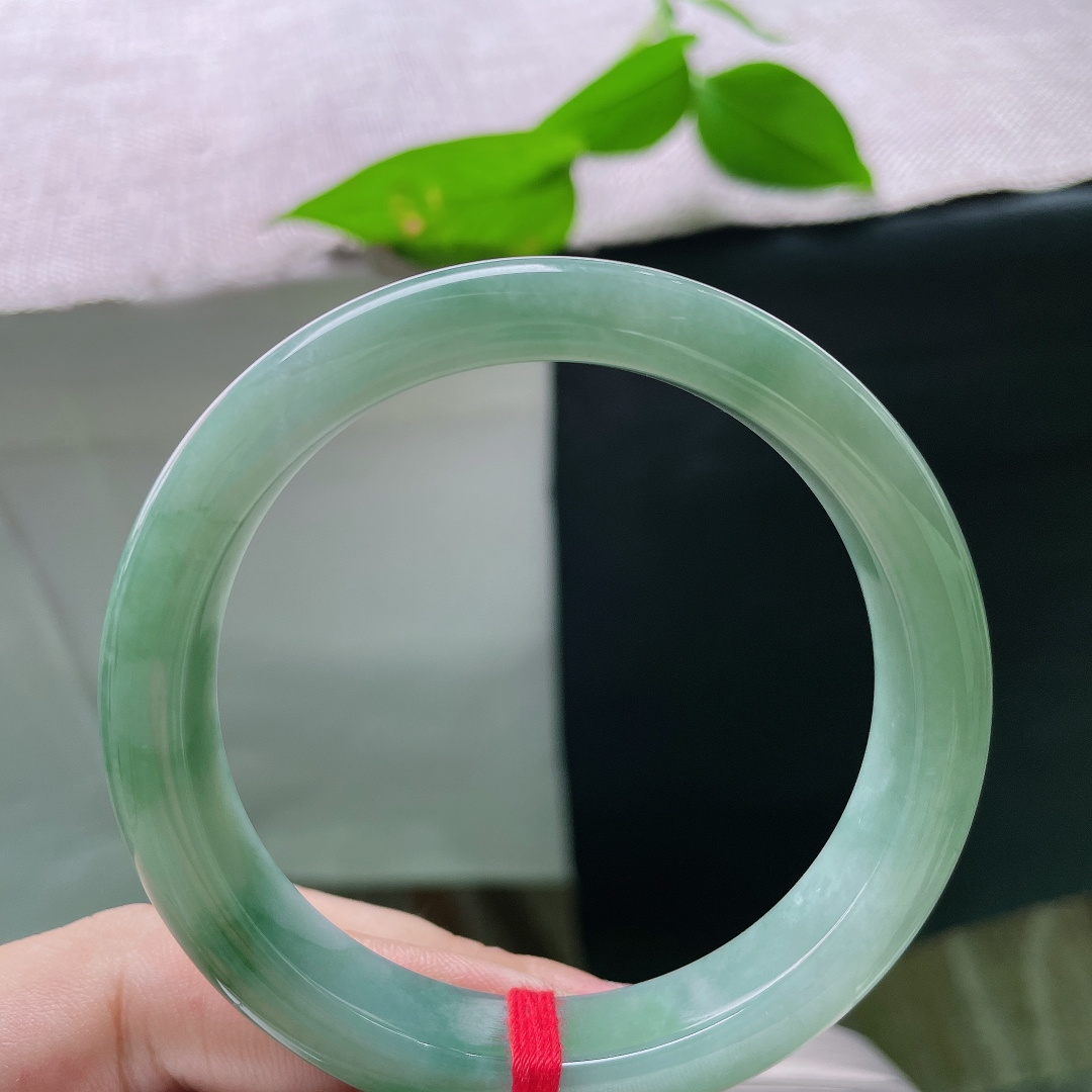 56.9/12/8.0，绿底正圈，皮纹，似山间幽潭，沉静治愈心生安然。ss56470a