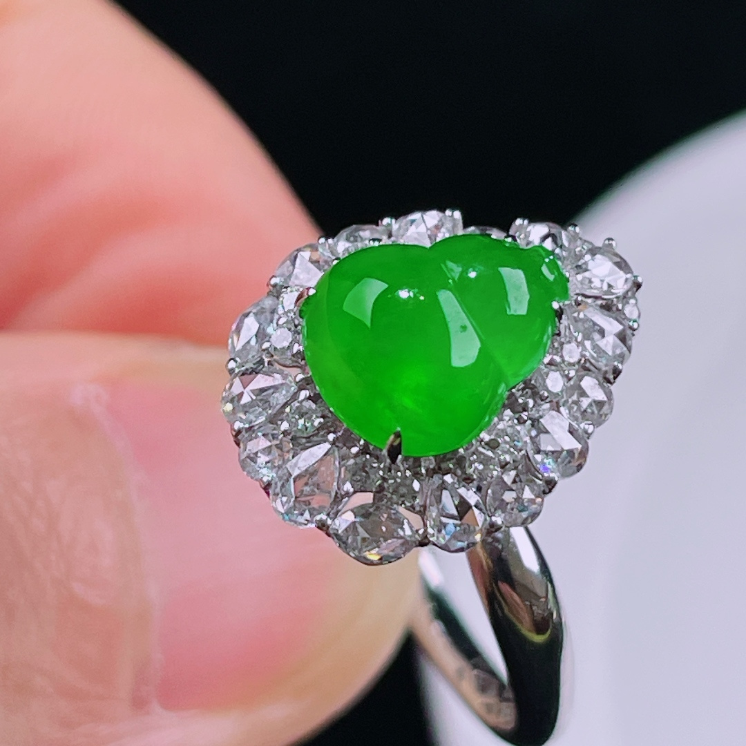️冰绿戒指，老种起光，细底通透，尺寸：裸石8.8/7.8/4.6mm0721
