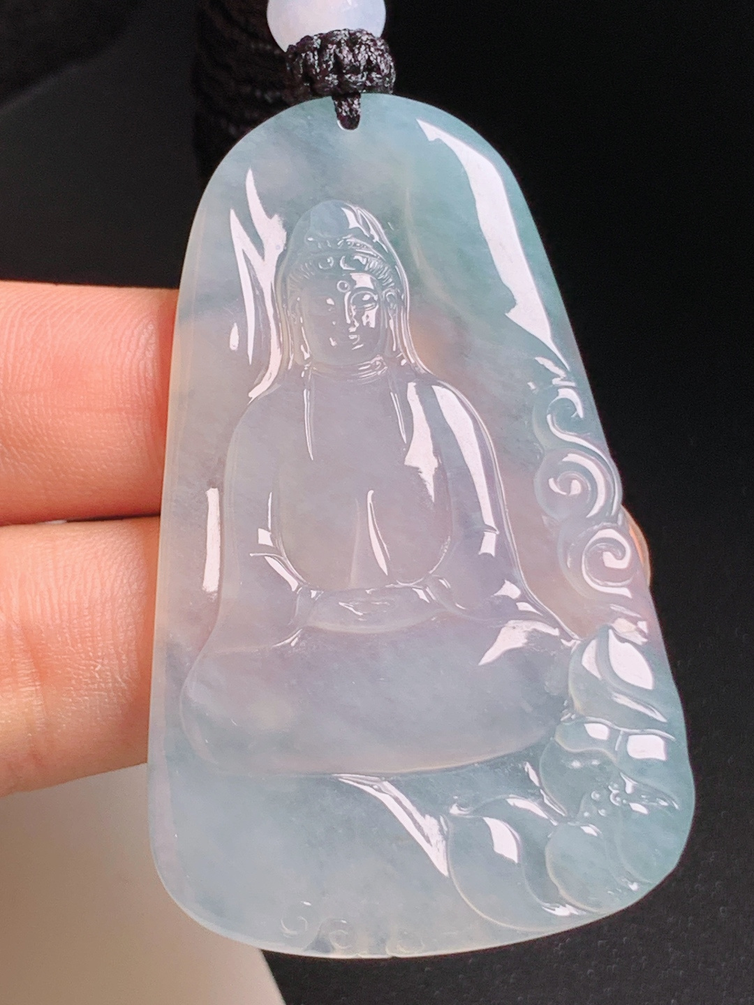 ️ 观音，玉质莹润起柔光，花色飘逸意境温婉，佩戴大气