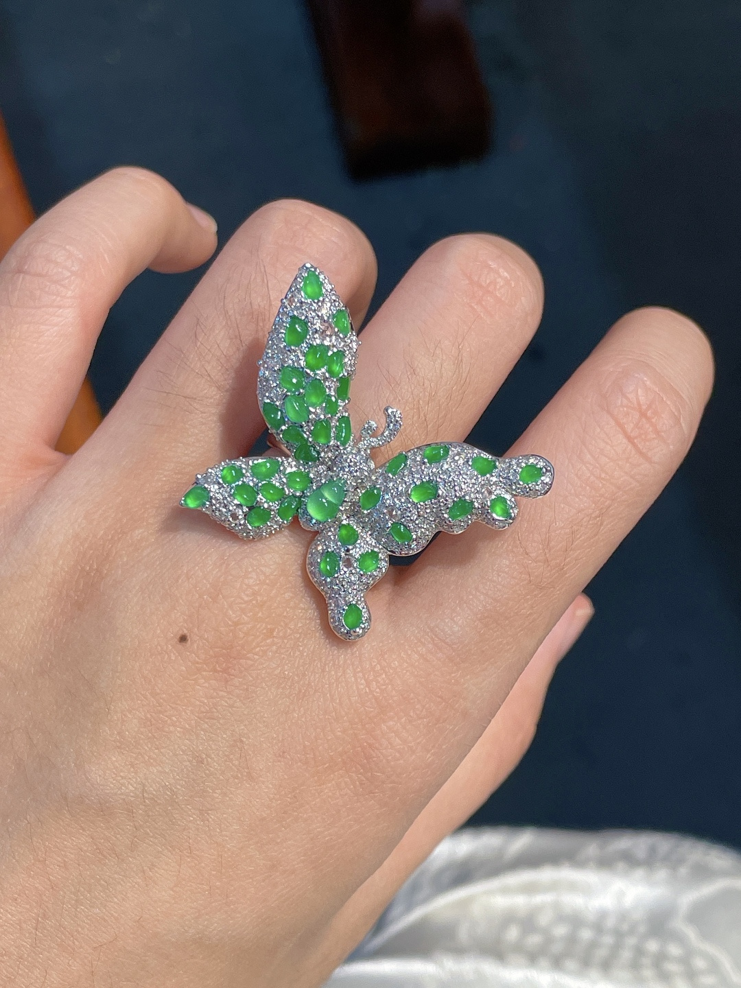 阳绿葫芦戒指 无裂 18k金镶嵌 强烈推荐，5-3.8-1.8
