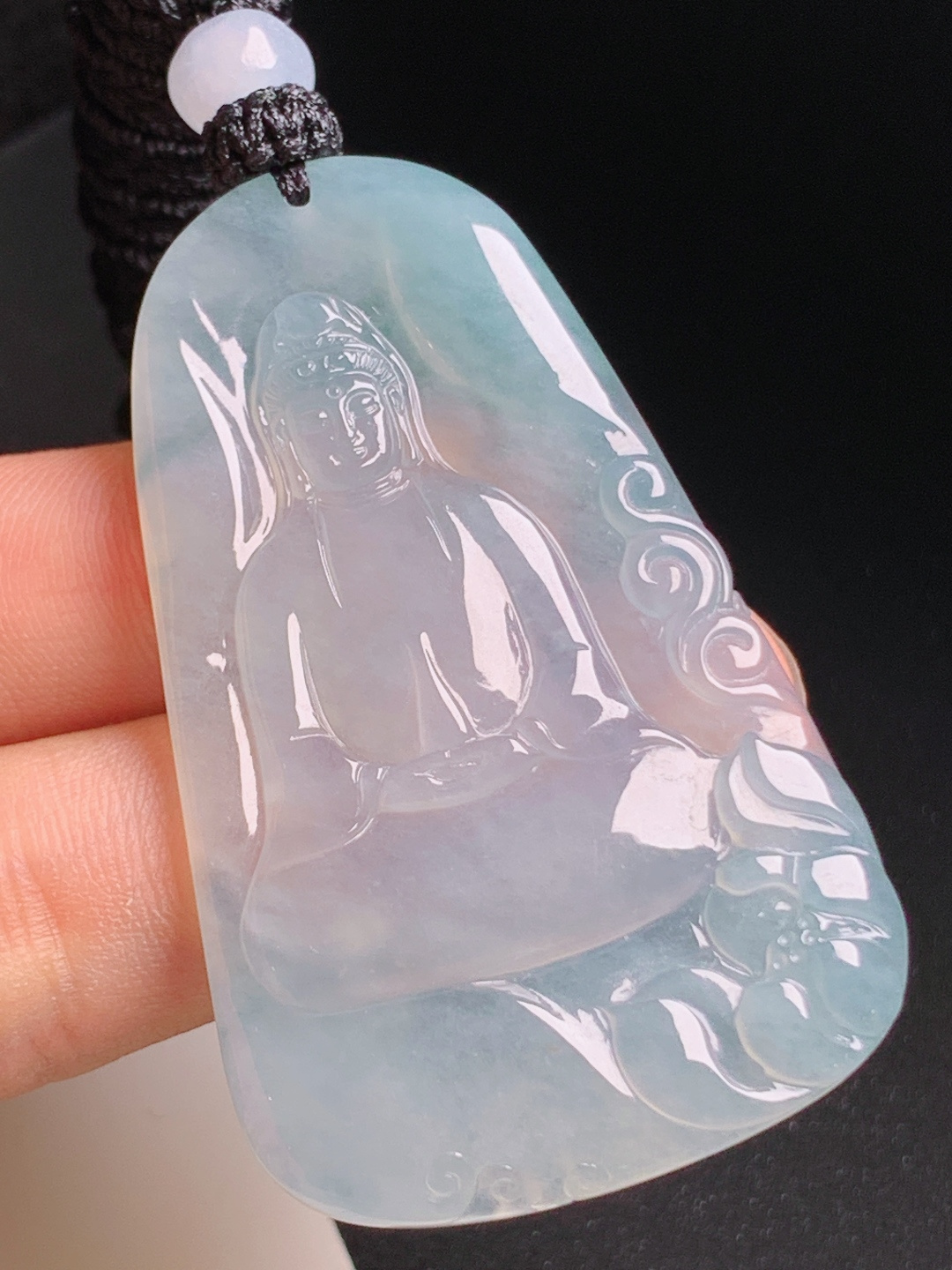 ️ 观音，玉质莹润起柔光，花色飘逸意境温婉，佩戴大气