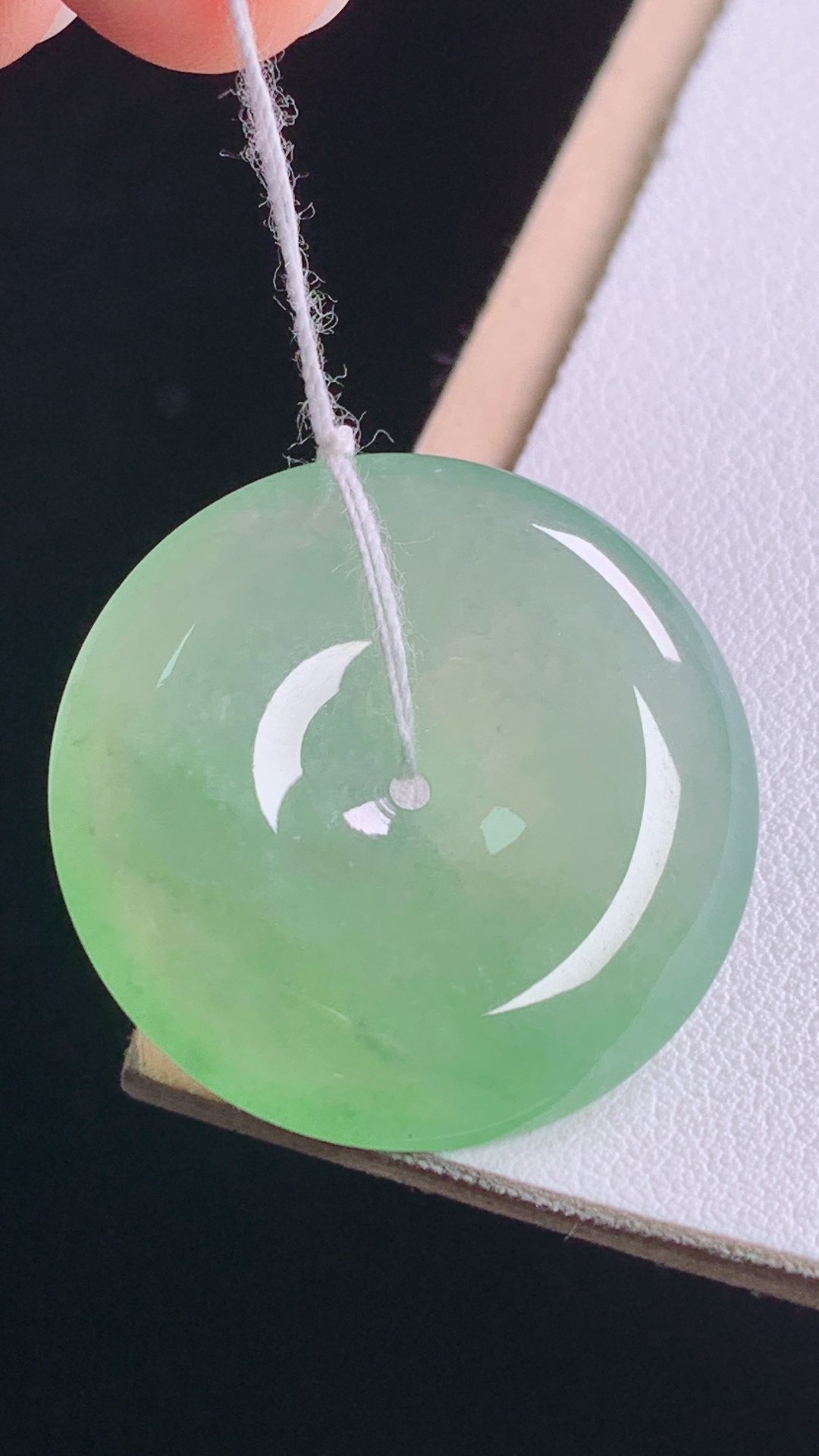 ️冰晴平安扣种色兼备，胶感十足，无裂尺寸:28.8-5.7mm 16