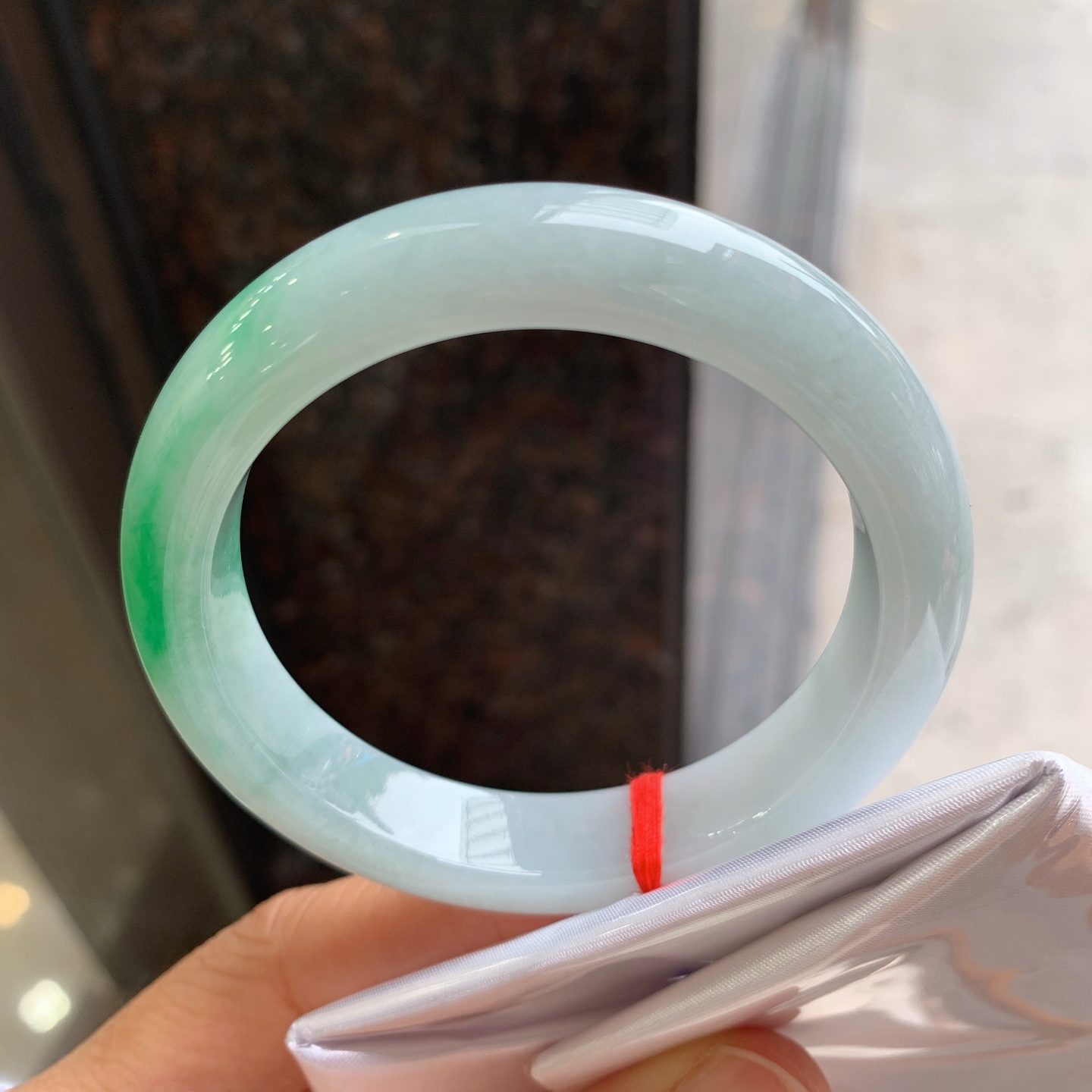 正圈飘绿 微细纹 尺寸：54/12.3/8.5 细腻