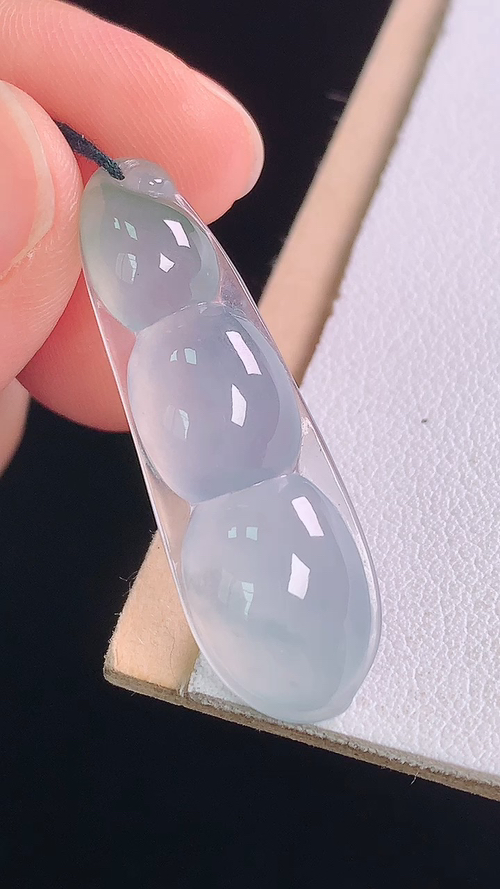 冰飘花四季豆，无裂，尺寸:35.1-11.2-5.3mm 17