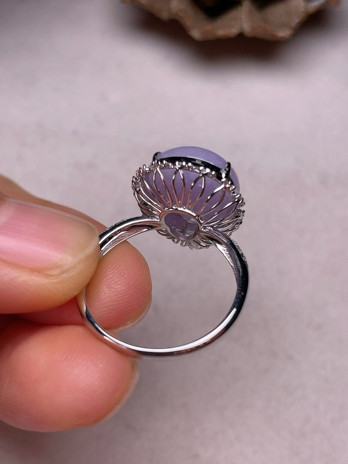 冰种紫罗兰葫芦戒指、真金真钻镶嵌，种水好，玉质细腻 .裸石尺寸 13.0*11.5*