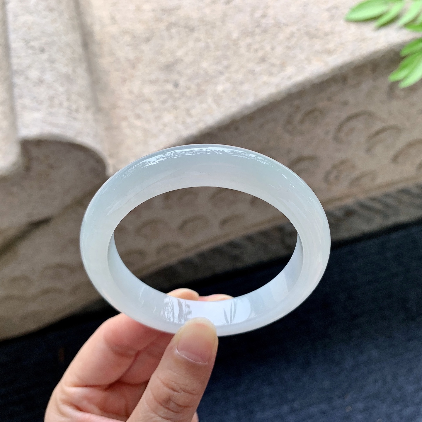 正圈 细糯底色，水润，种老，细腻，无裂