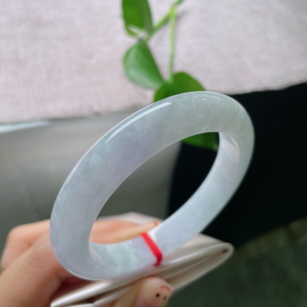 59.5/12/9.3，紫色正圈，美玉凝烟紫，柔光绕腕柔，不浓不烈，尽是东方含蓄温婉。 一点皮纹，ss56074a
