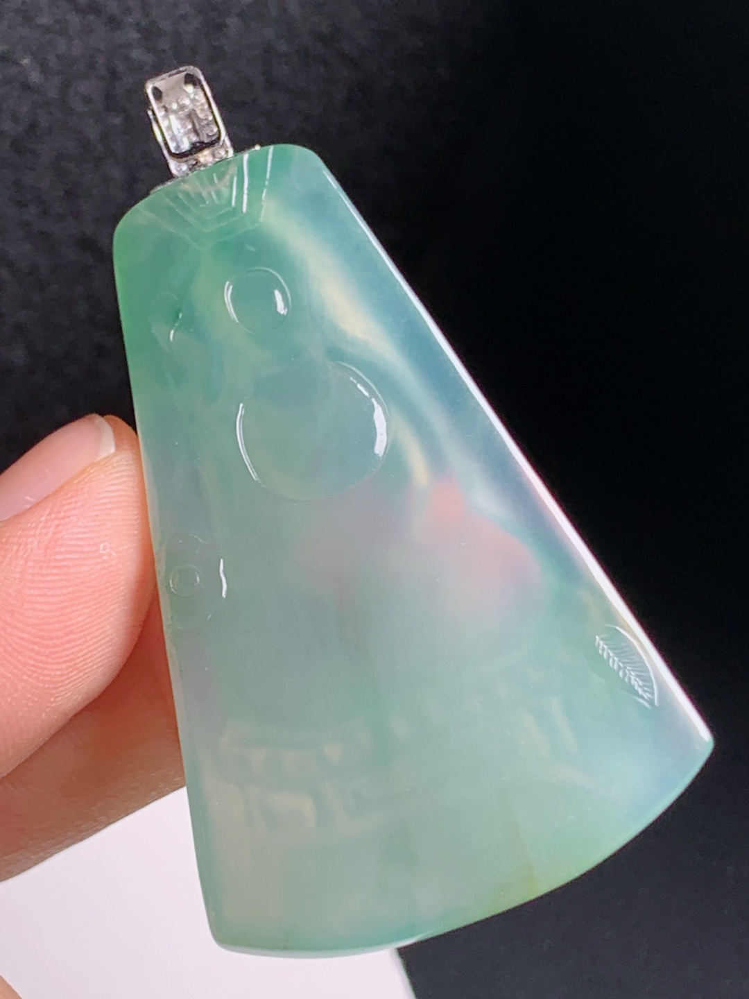 ️ 晴水观音，玉质通透胶感十足，雕工端庄大气，温润雅致 裸石53.1-32.7-5.5 整体60.9 43