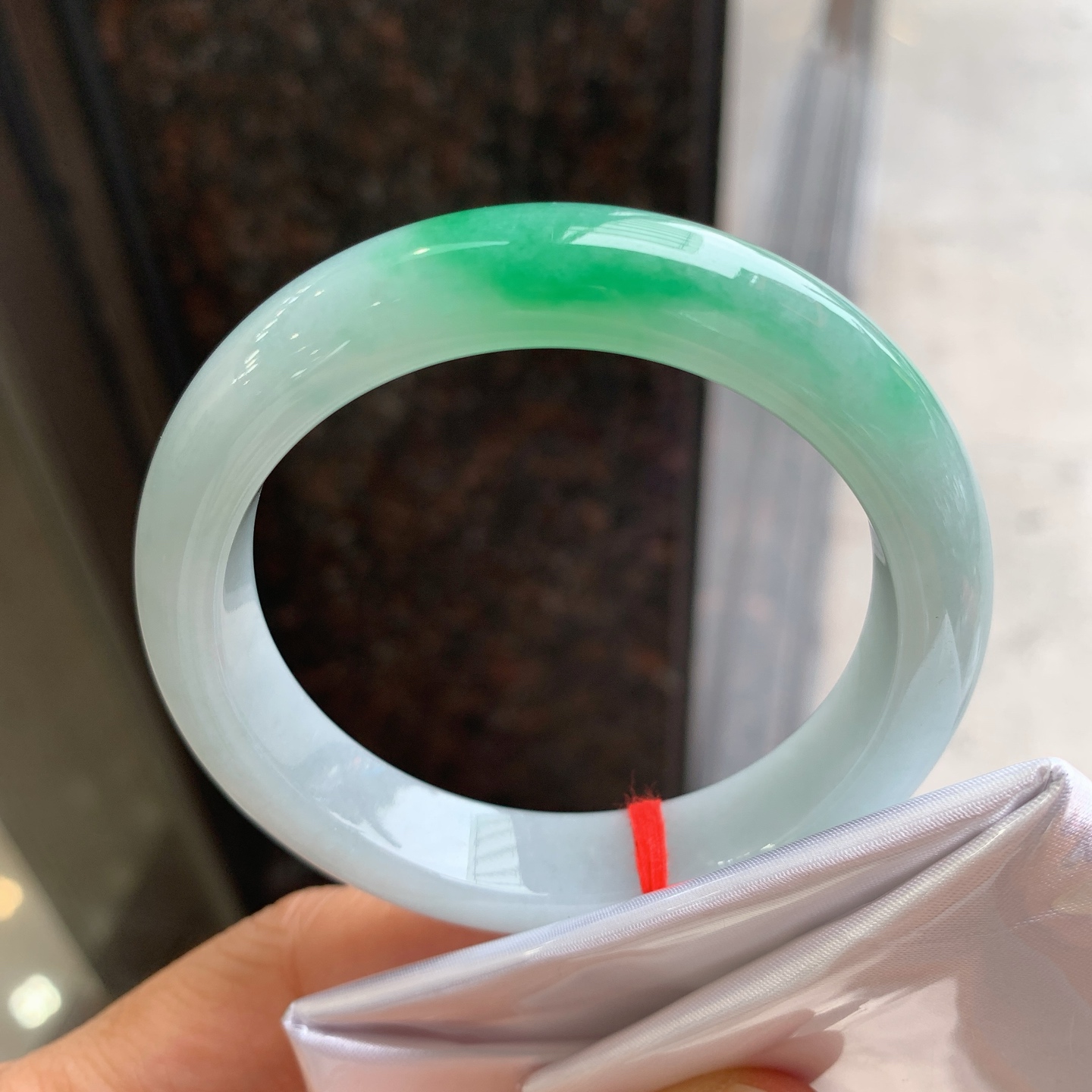 正圈飘绿 微细纹 尺寸：54/12.3/8.5 细腻