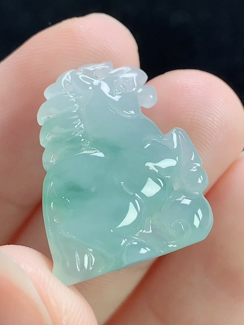 飘花生肖马，无裂，尺寸22.6-17.7-6.8mm，Q21ayd