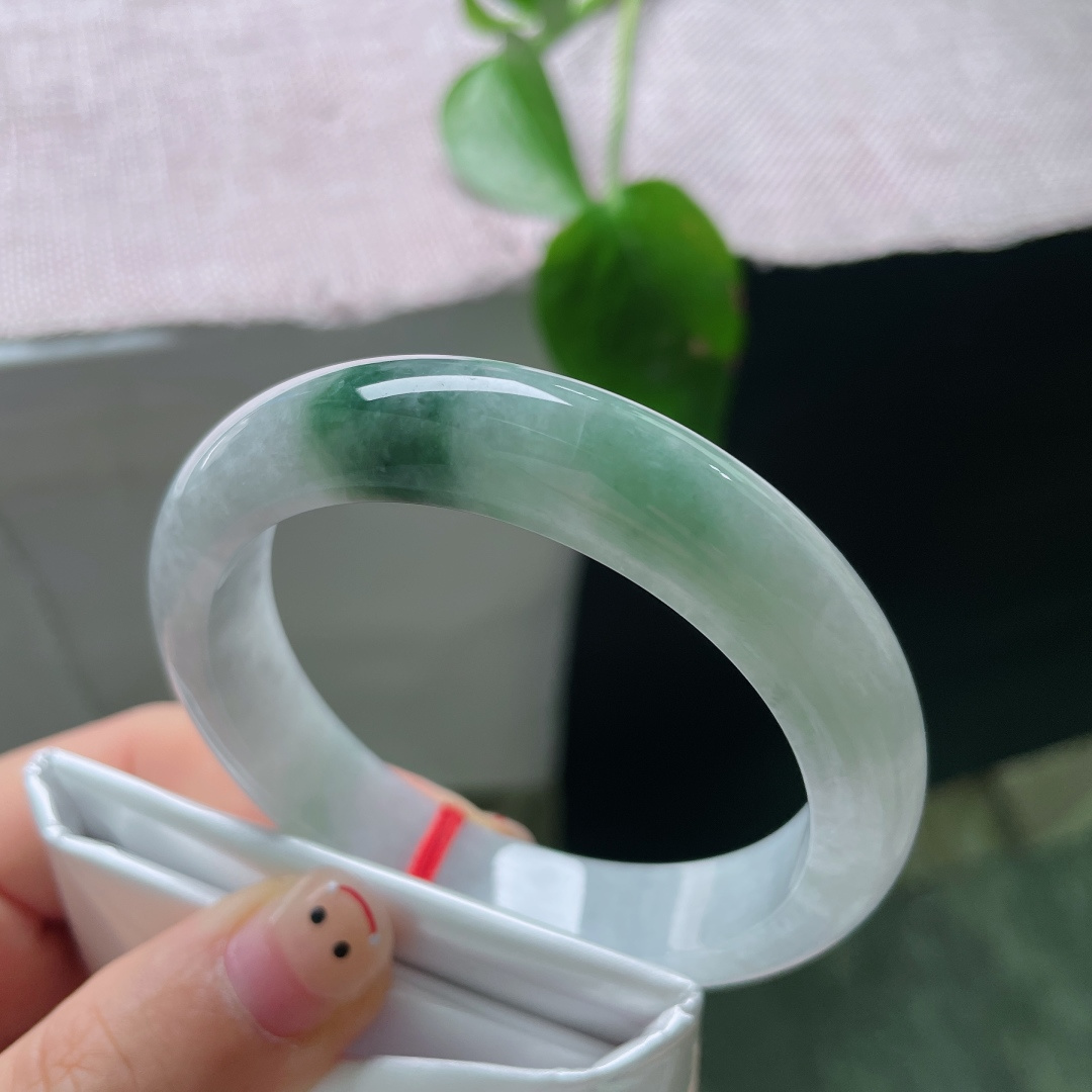 55.3/12/8.2，飘花，正圈，耐看，雅致，清新，一点皮纹，ss56098a
