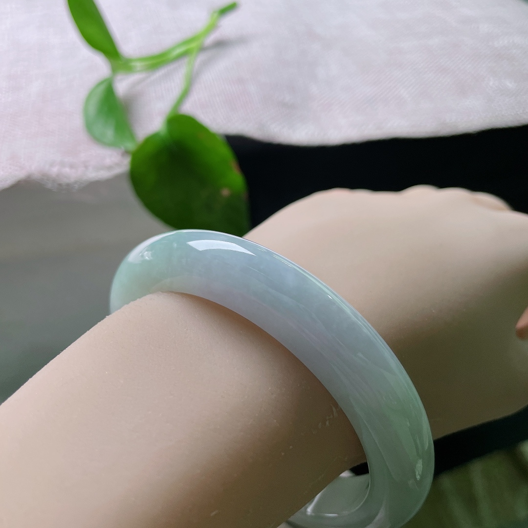 59.9/12/8.9，春彩正圈，细腻，水润，婉间的温柔大方，无裂，56377a