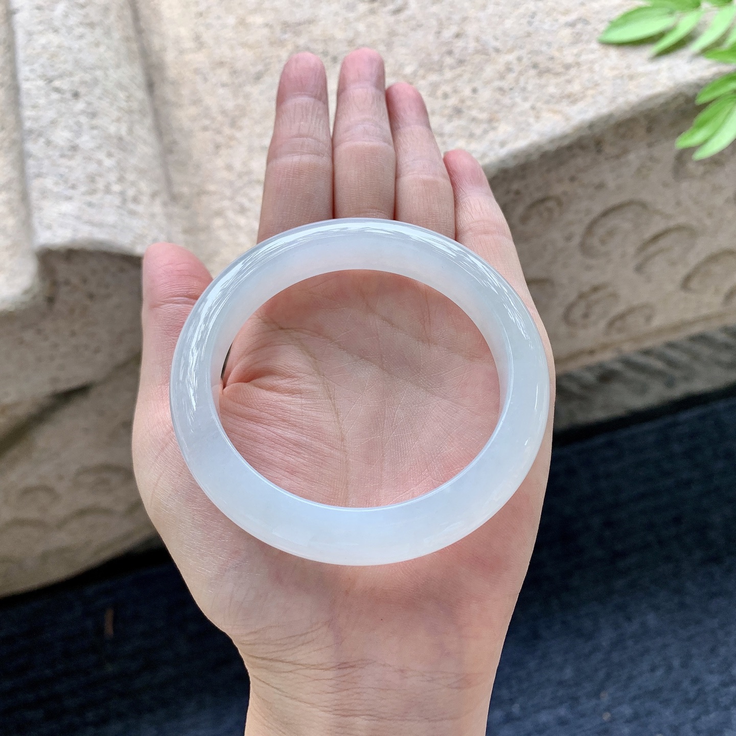 正圈 细糯底色，水润，种老，细腻，无裂