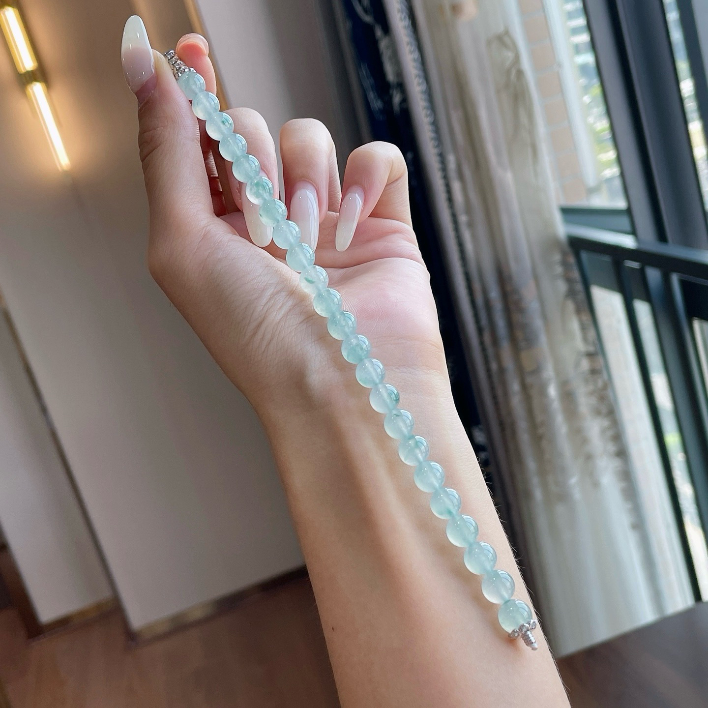 🧊特！仅一条
冰飘花手串  
尺寸：7.8/23颗