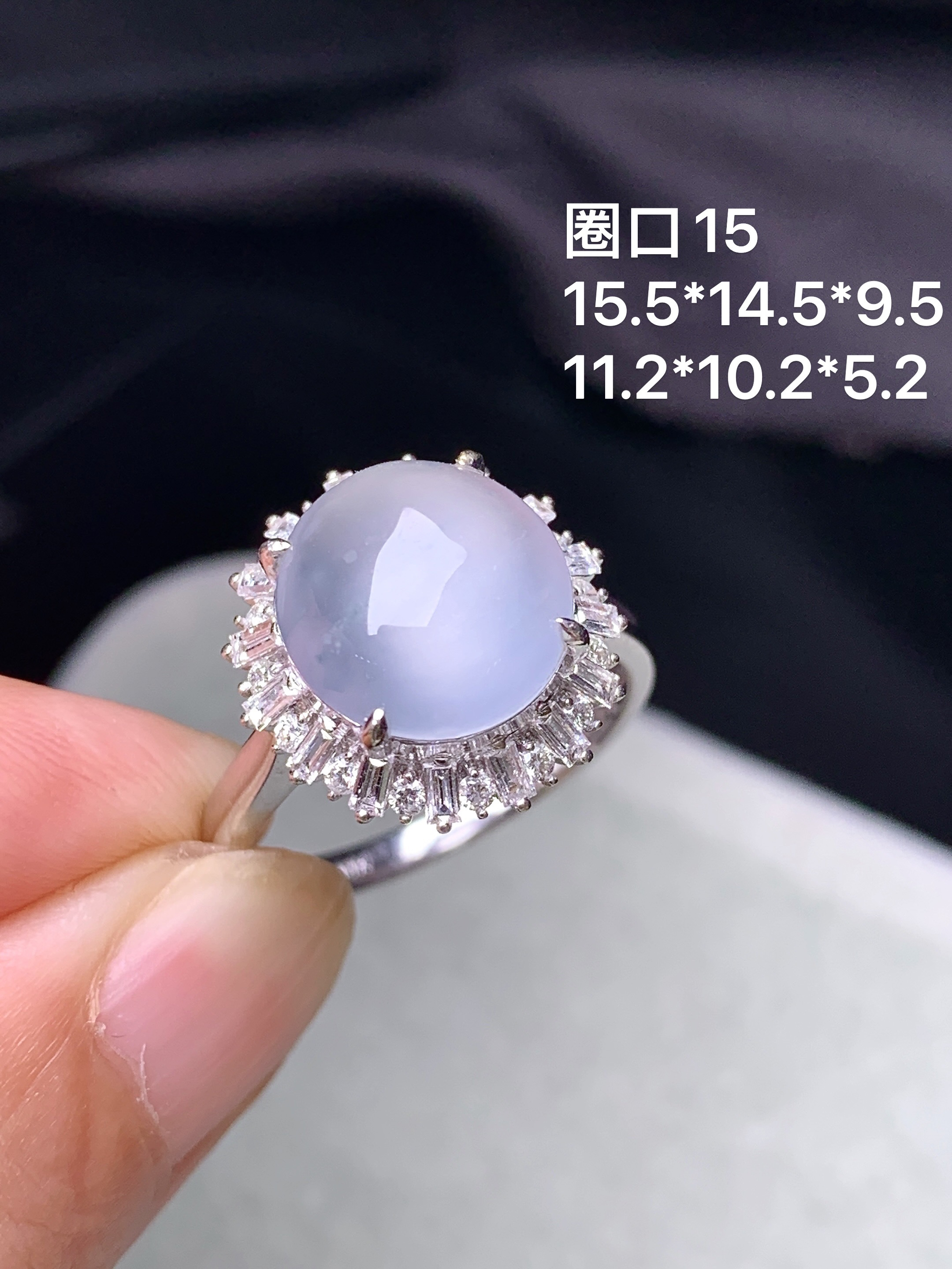 18k金钻镶嵌冰种蛋面戒指 玉质细腻 色泽艳丽清新 水润亮眼 圈口15 整体尺寸15.5*14.5*9.5 m4