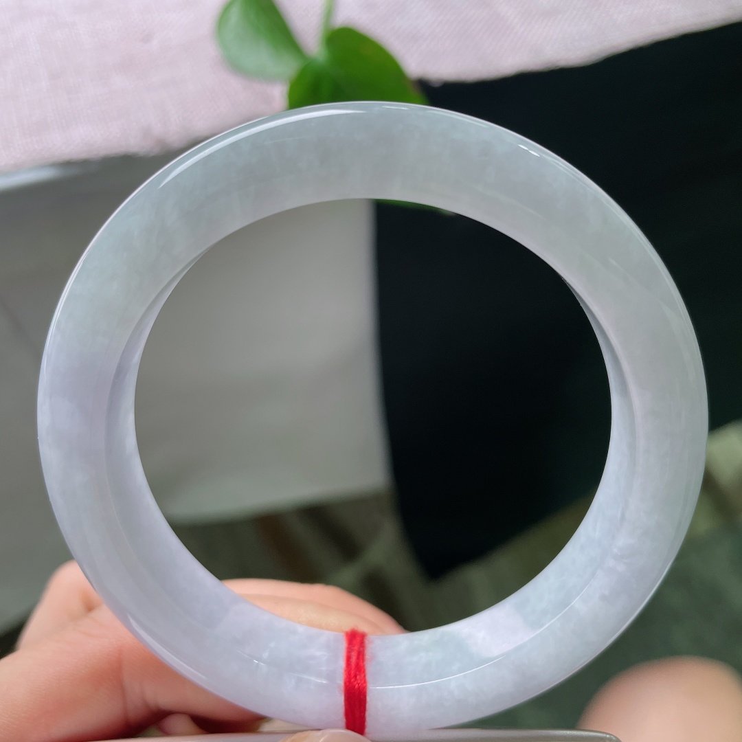 59.5/12/9.3，紫色正圈，美玉凝烟紫，柔光绕腕柔，不浓不烈，尽是东方含蓄温婉。 一点皮纹，ss56074a