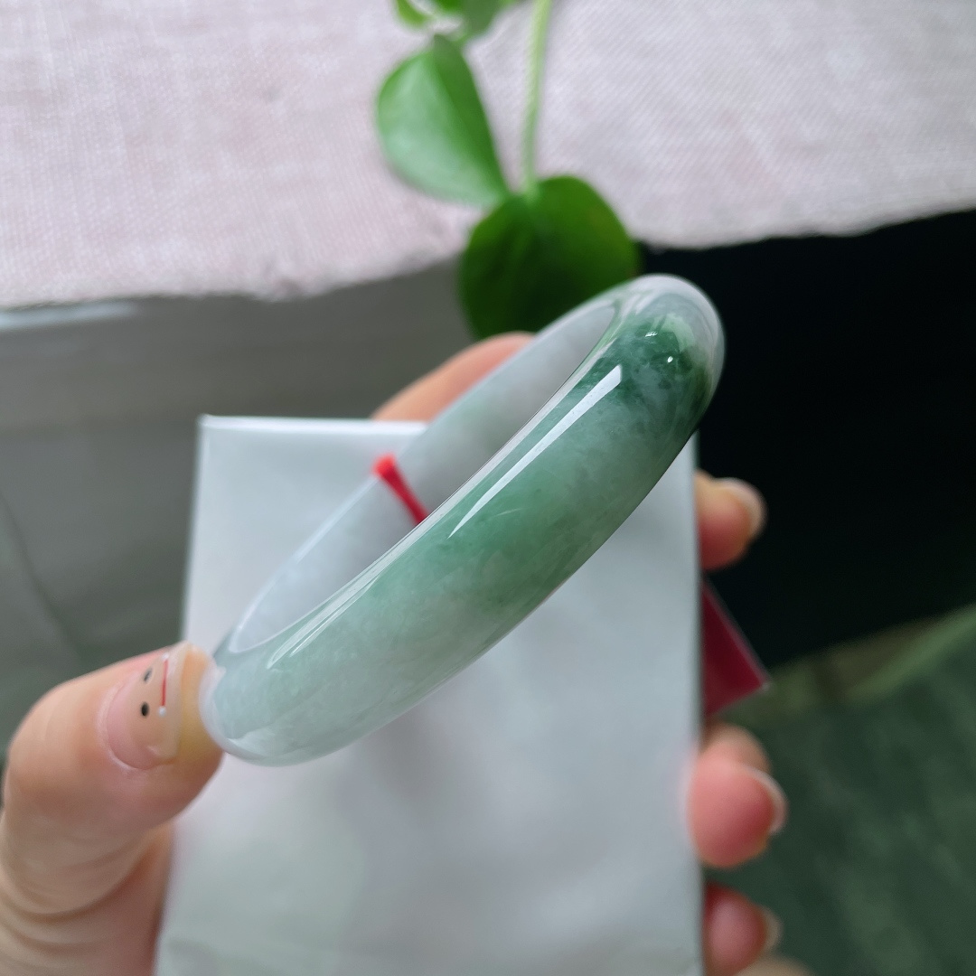 55.3/12/8.2，飘花，正圈，耐看，雅致，清新，一点皮纹，ss56098a