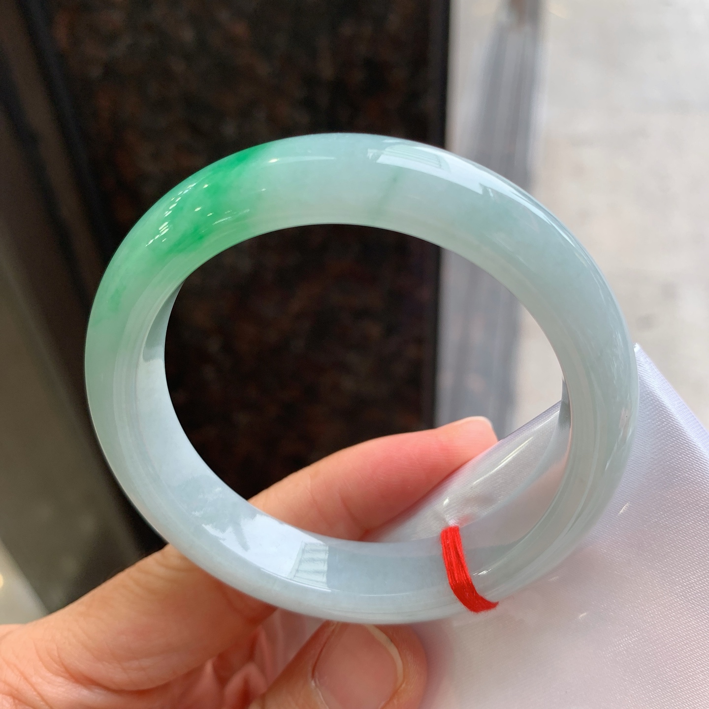 正圈飘绿 微细纹 尺寸：54/12.3/8.5 细腻