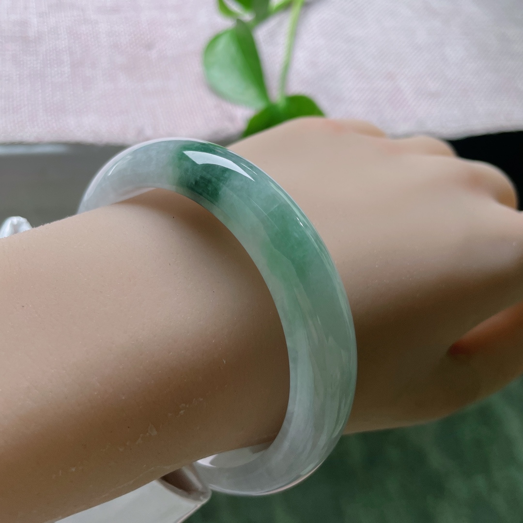 55.3/12/8.2，飘花，正圈，耐看，雅致，清新，一点皮纹，ss56098a