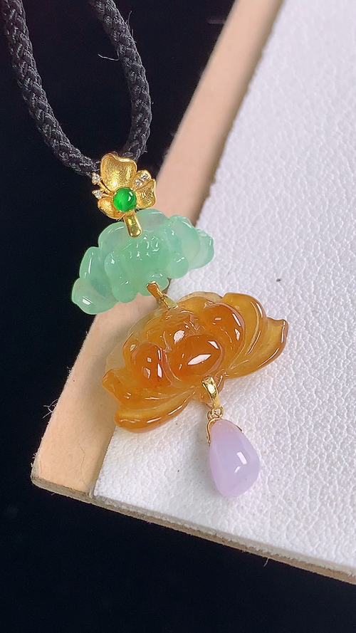 ️18K双色莲花吊坠，无裂，尺寸:30.9-9.0-16.1-4.7mm 17