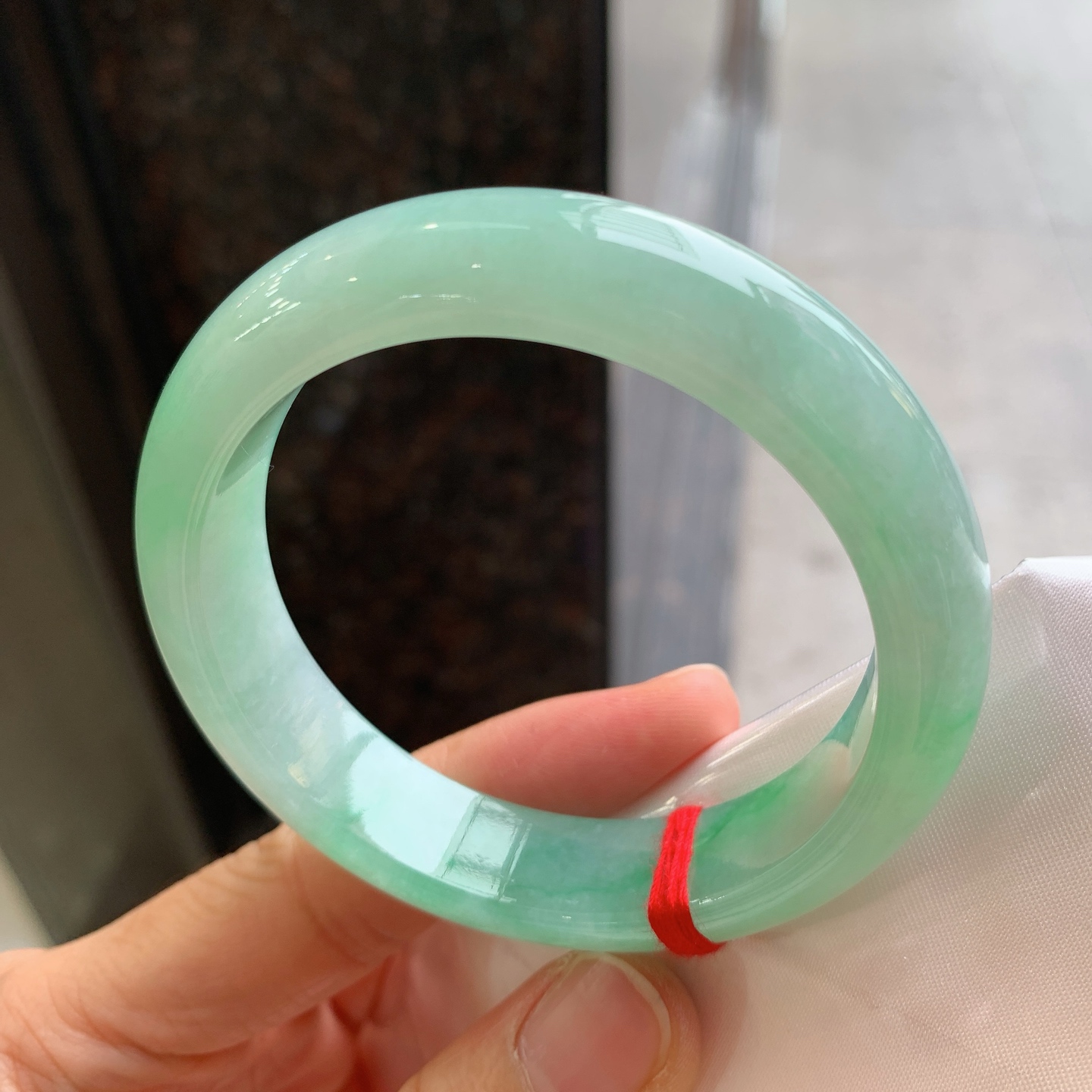 正圈飘绿 无裂 尺寸：55.8/13.5/8.3 色阳