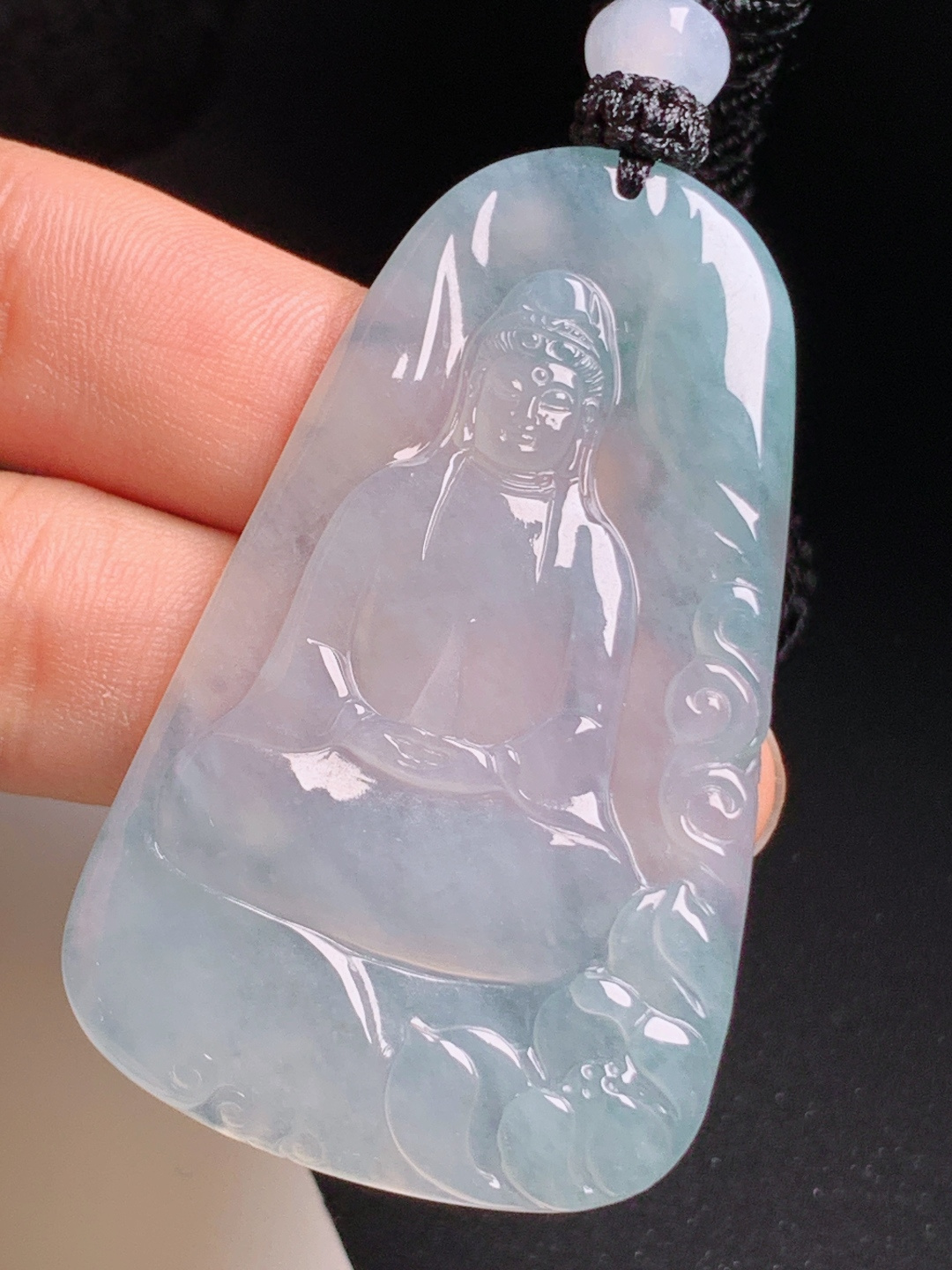 ️ 观音，玉质莹润起柔光，花色飘逸意境温婉，佩戴大气