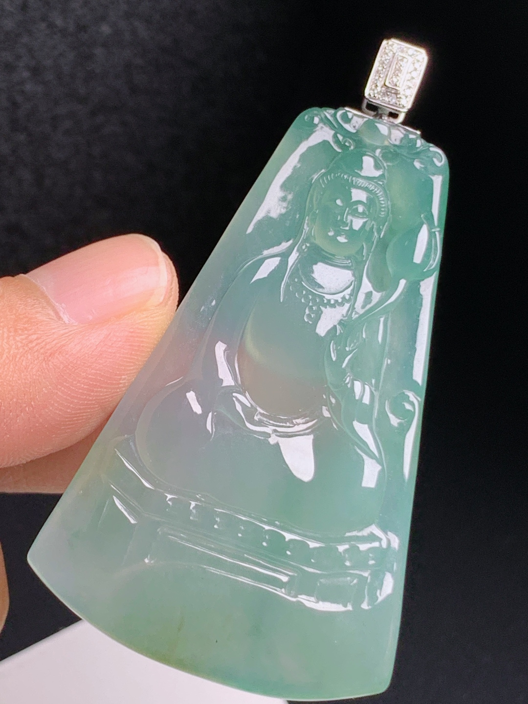 ️ 晴水观音，玉质通透胶感十足，雕工端庄大气，温润雅致 裸石53.1-32.7-5.5 整体60.9 43