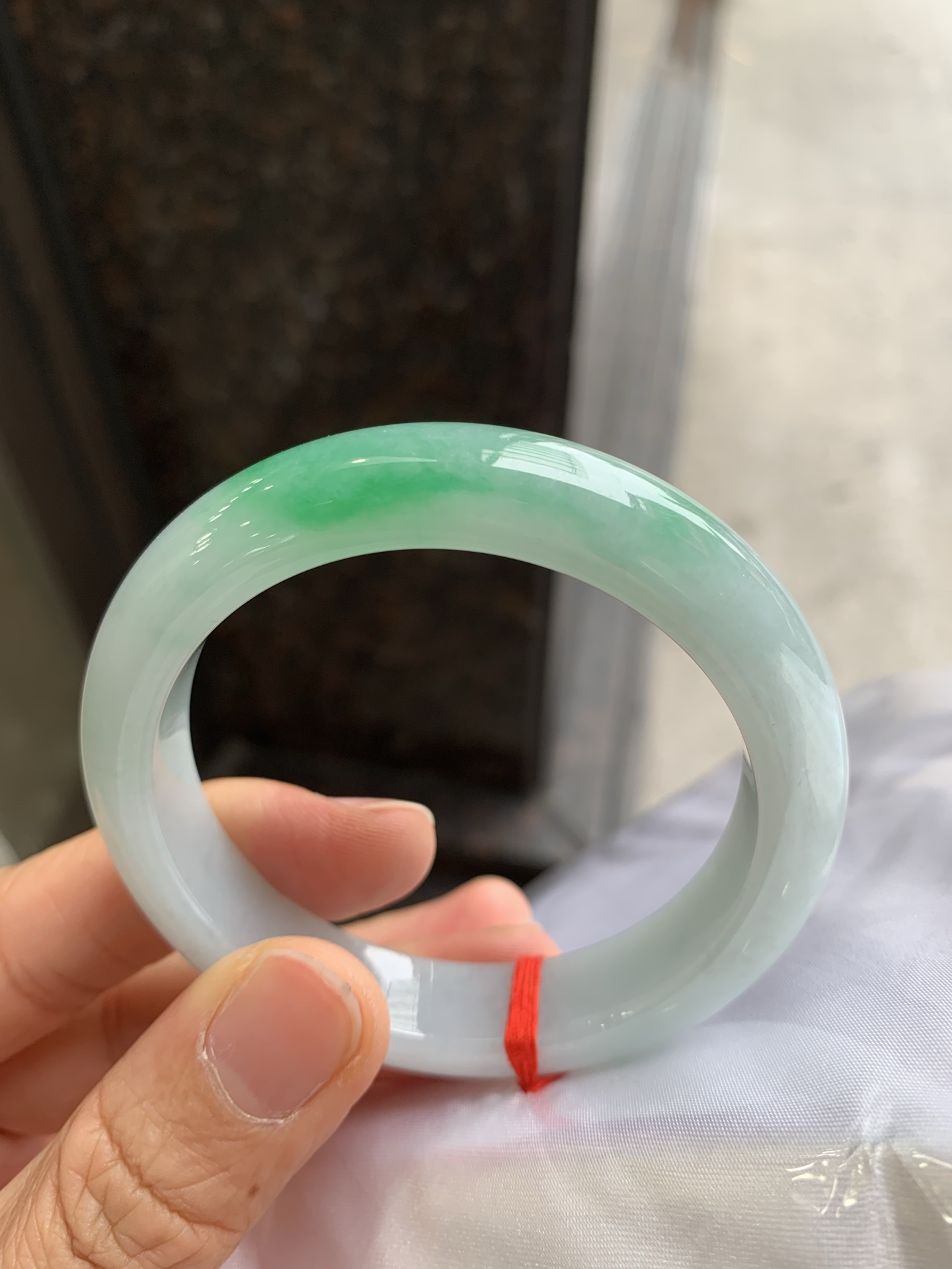 正圈飘绿 微细纹 尺寸：54/12.3/8.5 细腻
