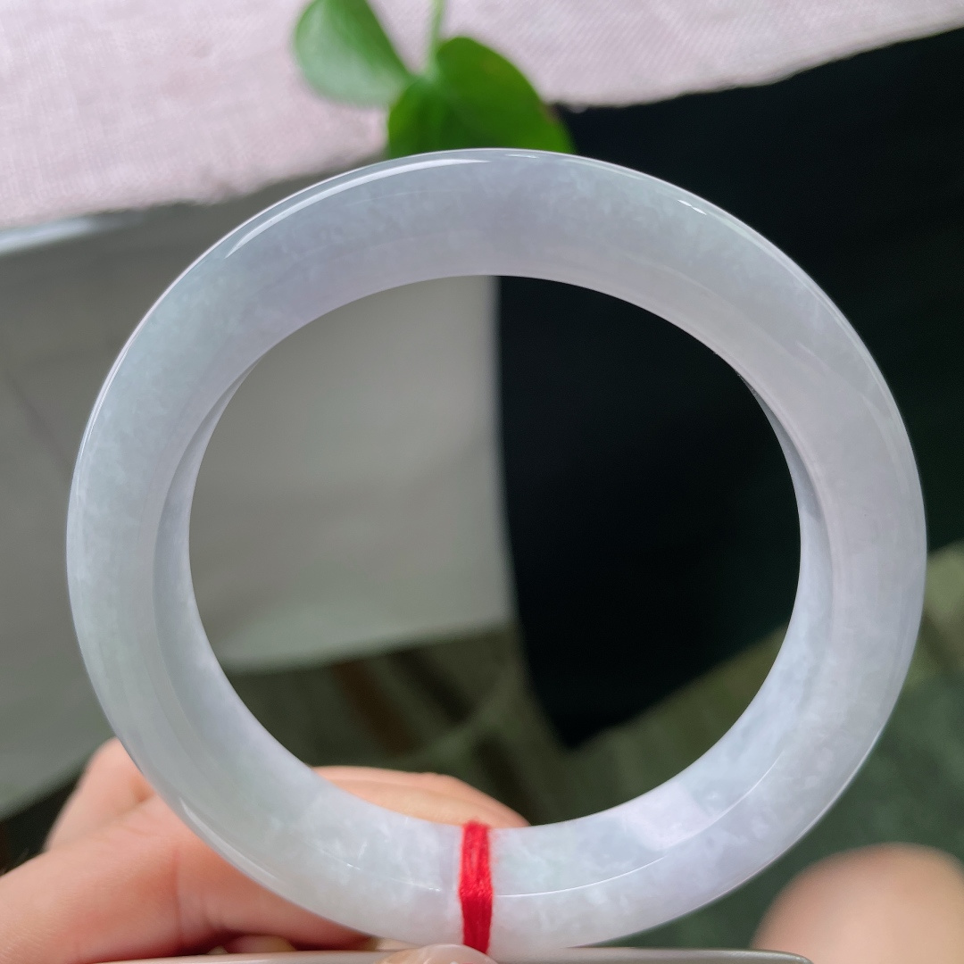 59.5/12/9.3，紫色正圈，美玉凝烟紫，柔光绕腕柔，不浓不烈，尽是东方含蓄温婉。 一点皮纹，ss56074a