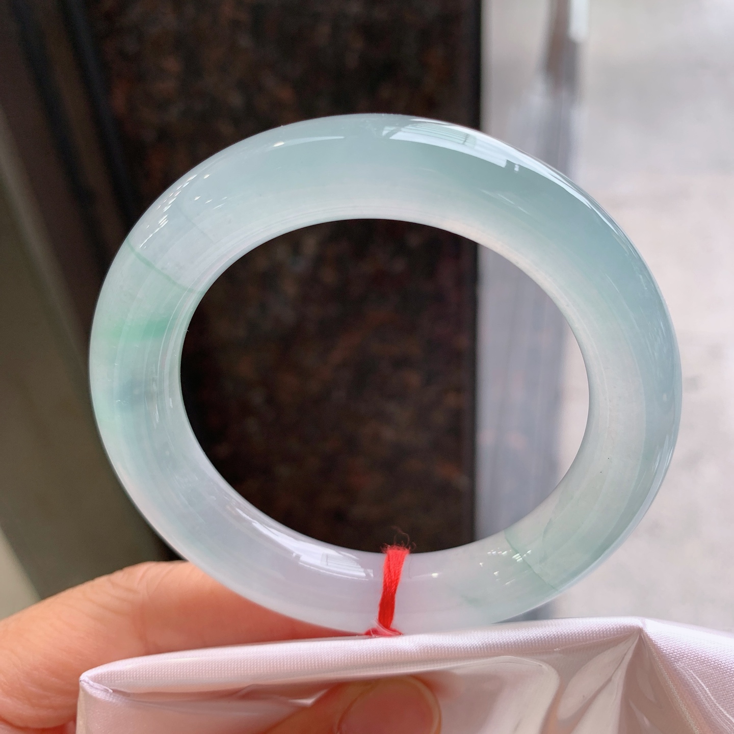 圆条冰飘绿 无裂 尺寸：53.5/11.5/11 起荧光