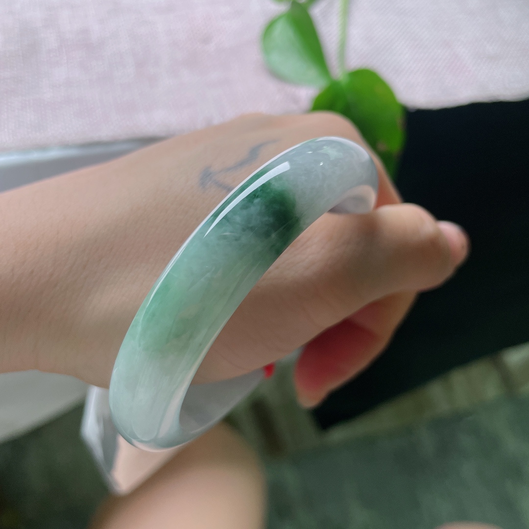 55.3/12/8.2，飘花，正圈，耐看，雅致，清新，一点皮纹，ss56098a