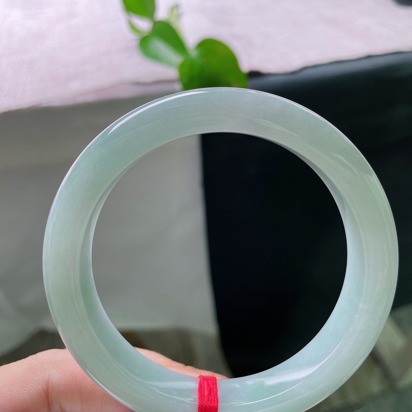 58/12.1/8.8，绿底正圈，无裂，条杆圆润饱满，器型周正端庄，大气耐看。ss56404a