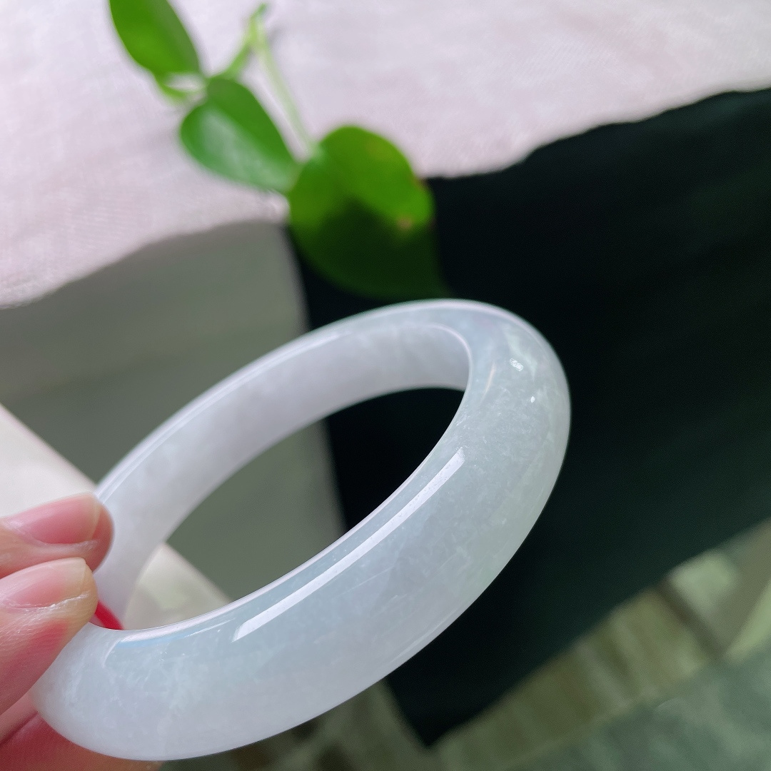 58.6/12.6/10，白月光正圈，一点皮纹，厚装正圈版型，条杆圆润饱满，端庄稳重很有质感。ss56426a