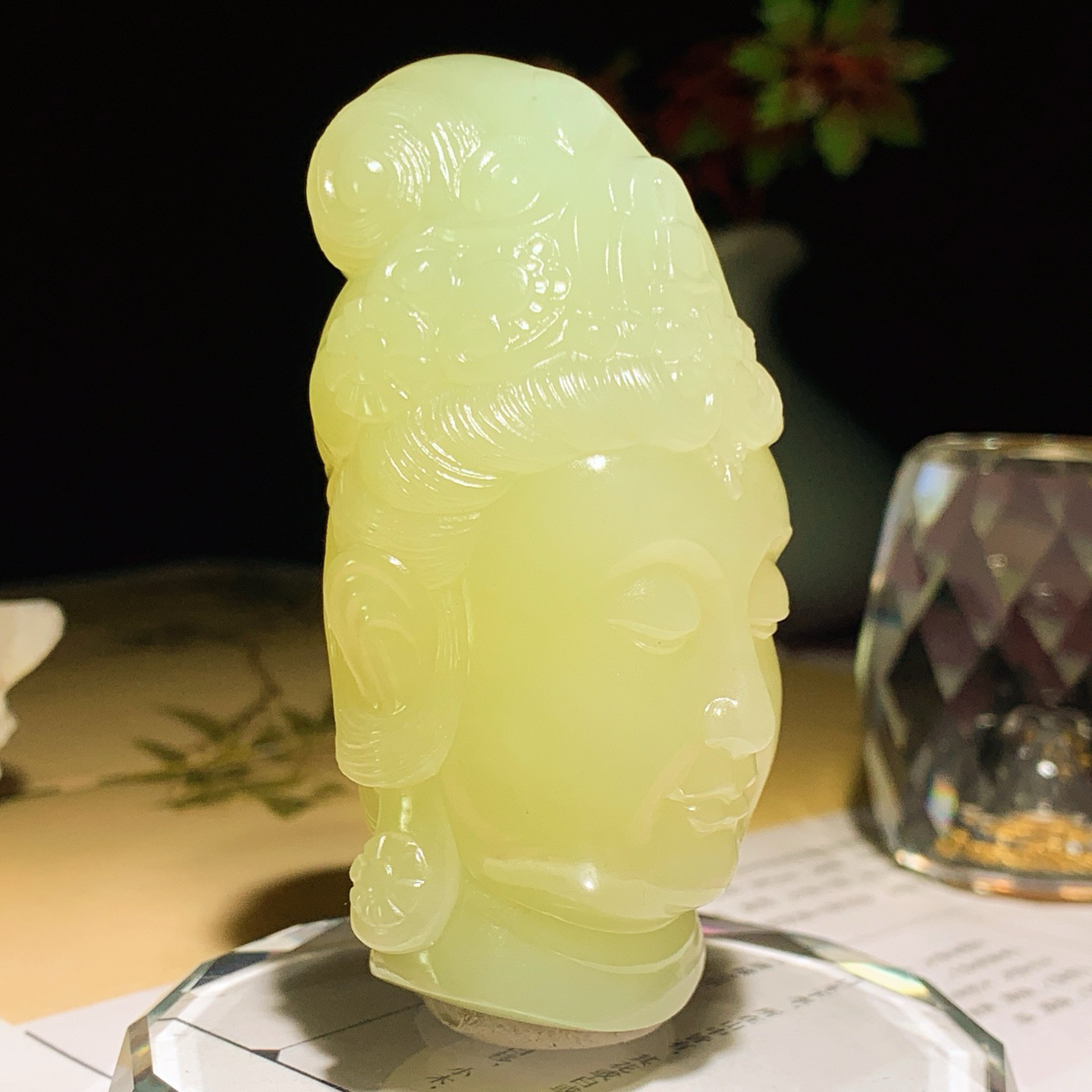 收藏级！新疆和田玉若羌黄口料高冰猫眼观音头挂件 尺寸71/36/32重134.5克，玉质细腻油润 底