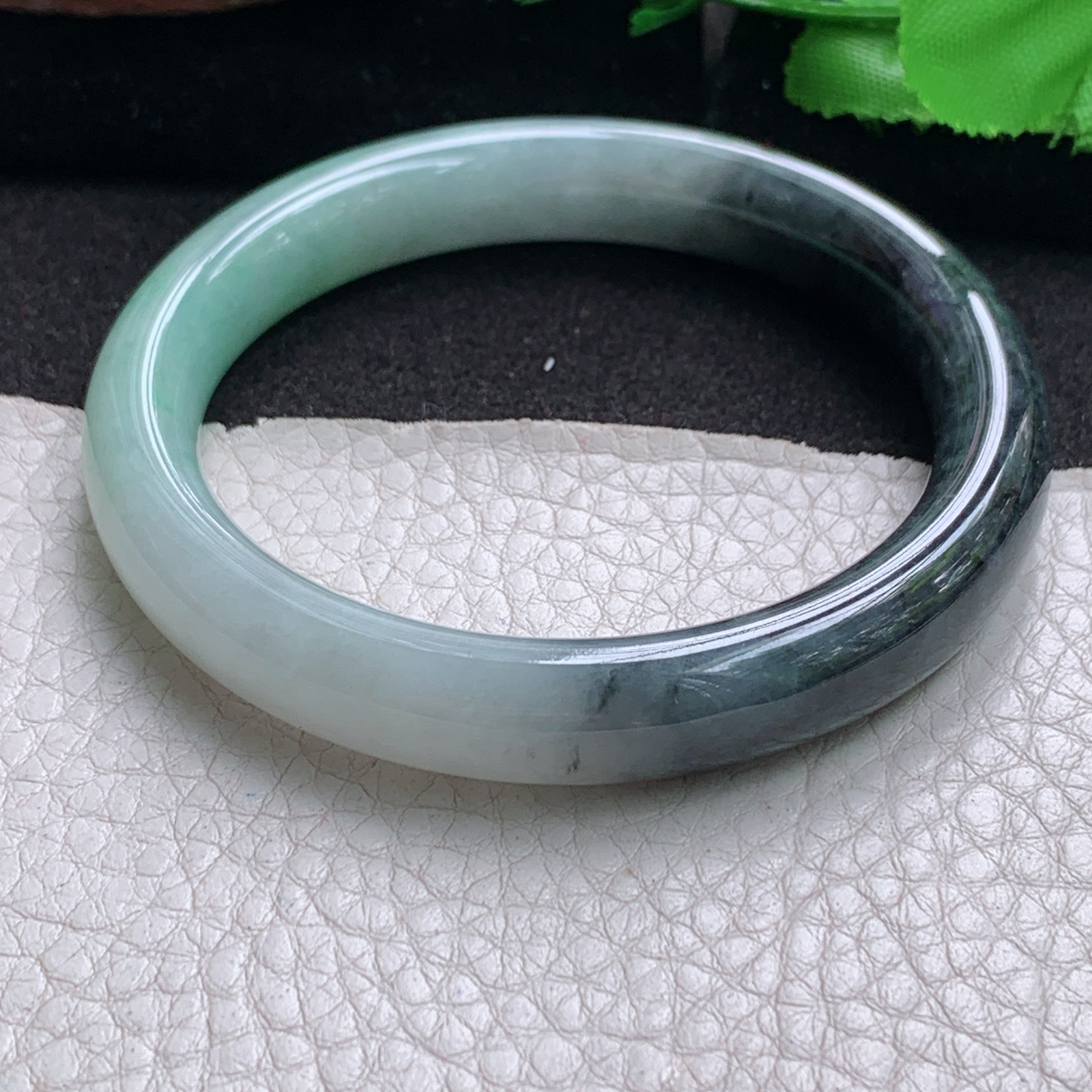 hh实拍57*10.8*8.8招财圆扁镯 缅甸翡翠a货玉手镯 特色半山水圆扁玉手环