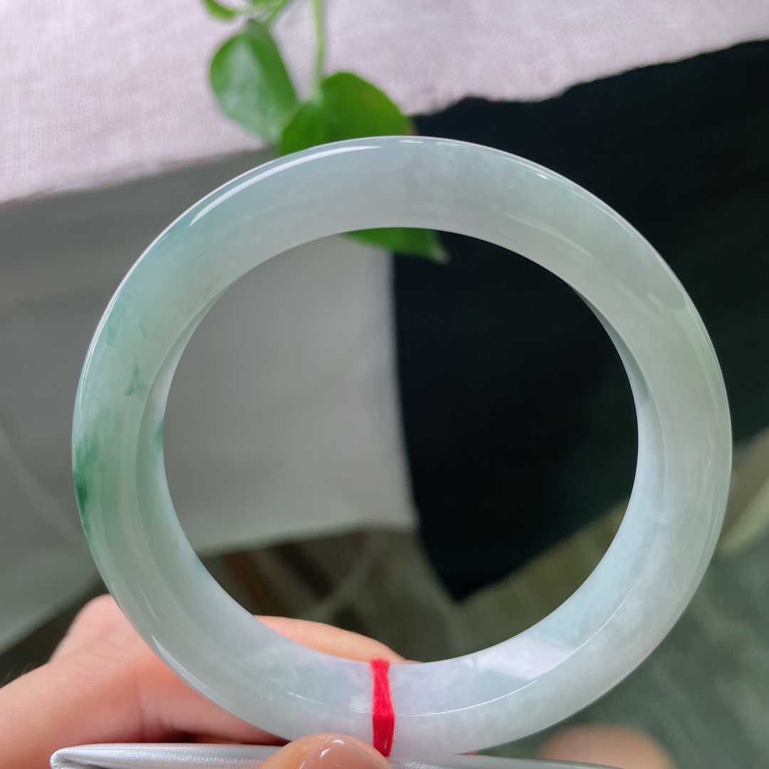60/11.2/9.2，飘花正圈，无裂，飘花灵动自然游走，花色浓淡有致，如同远山草木，画面雅致耐看。ss56282a