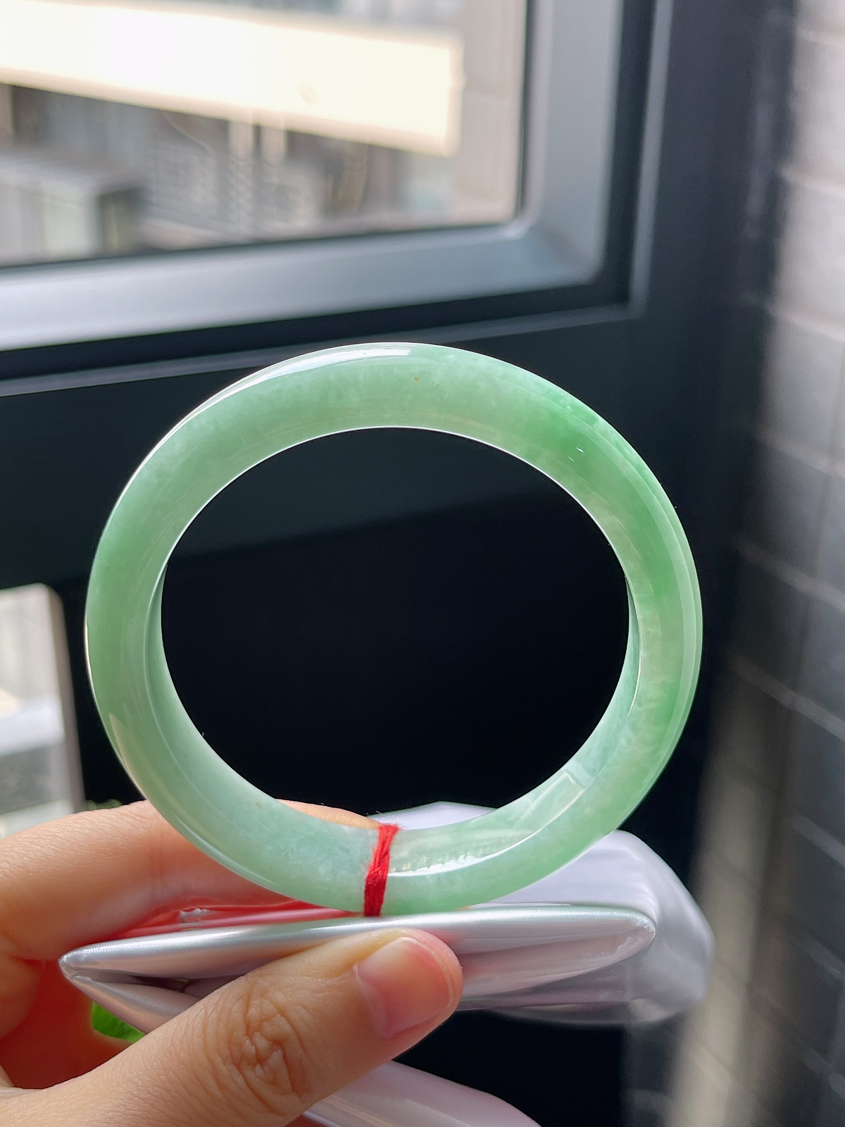 圈口58，糯化种晴绿翡翠正圈手镯
