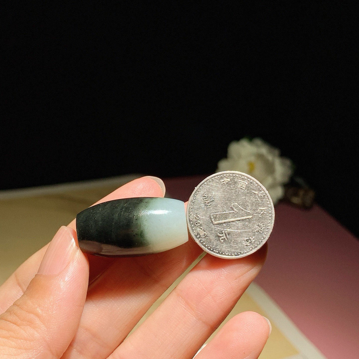 ￼ 和田玉白玉加蓝翠时来运转挂件 尺寸27/15重11.5克，玉质细腻油润 底色纯净 脂粉好，品质好！lt260720
